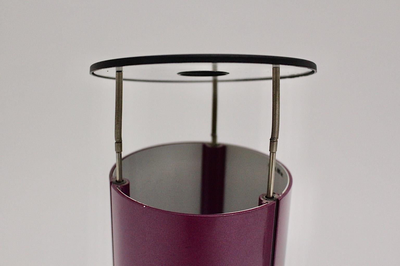 Modern Pair Duo Vintage Plastic Table Lamps Lilac Silver Black, 1980s, Italy For Sale 3