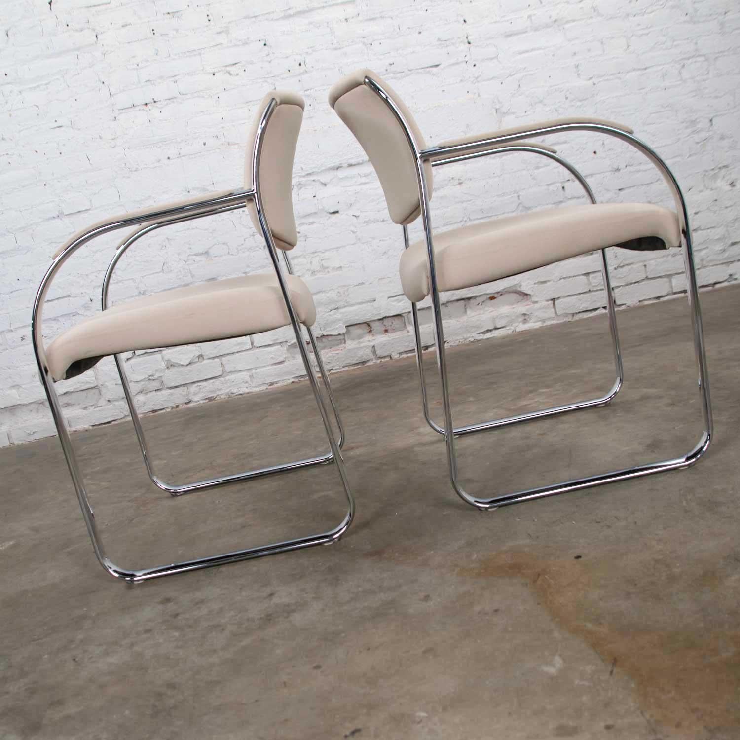 Modern Pair Off-White and Chrome Accent or Dining Armchairs by Steelcase For Sale 4