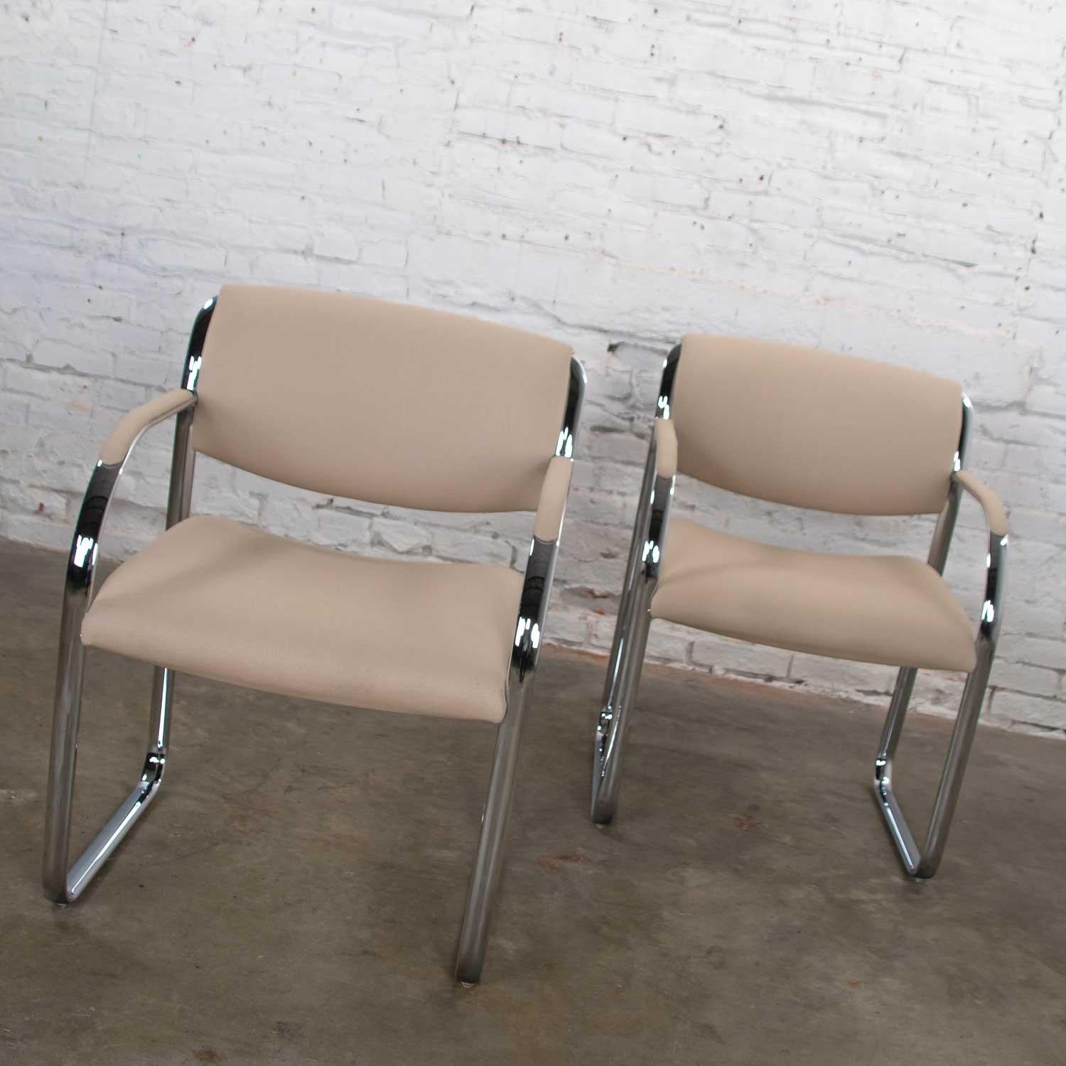 Modern Pair Off-White and Chrome Accent or Dining Armchairs by Steelcase For Sale 7