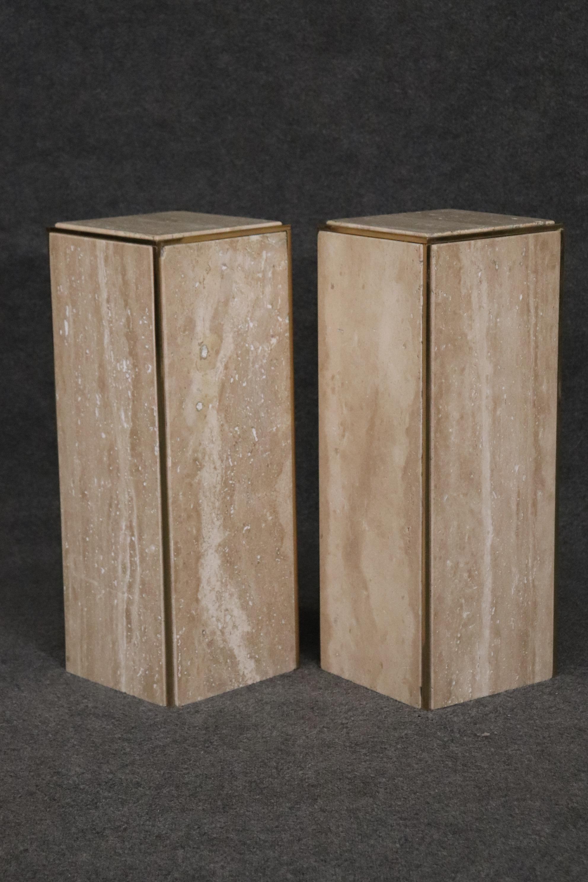 Modern Pair Travertine Marble Solid Brass Karl Springer Attributed Pedestals In Good Condition For Sale In Swedesboro, NJ
