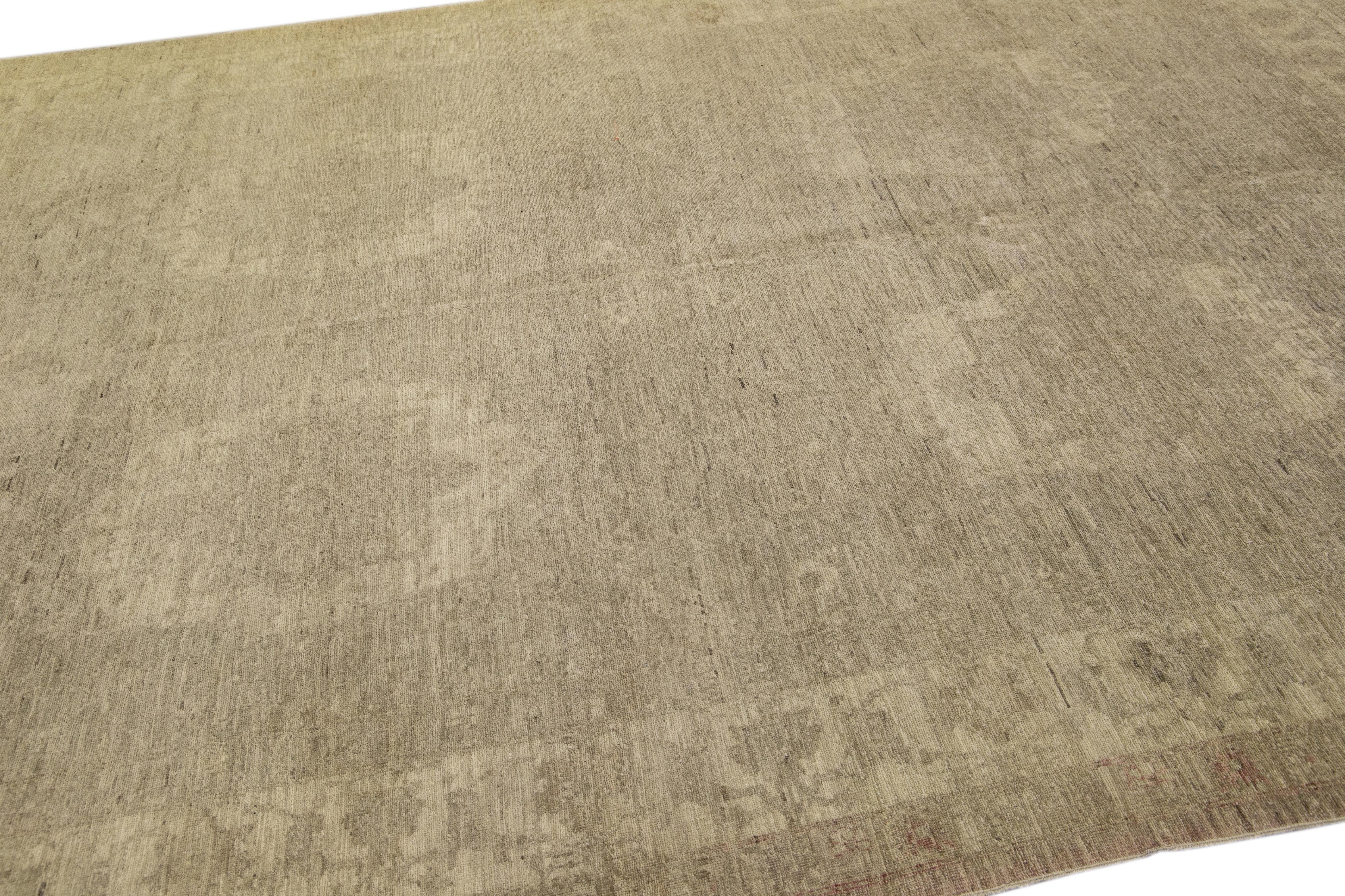 Moderner Paki Peshawar Bio-Wollteppich in Beige mit Allover-Muster (Handgeknüpft) im Angebot