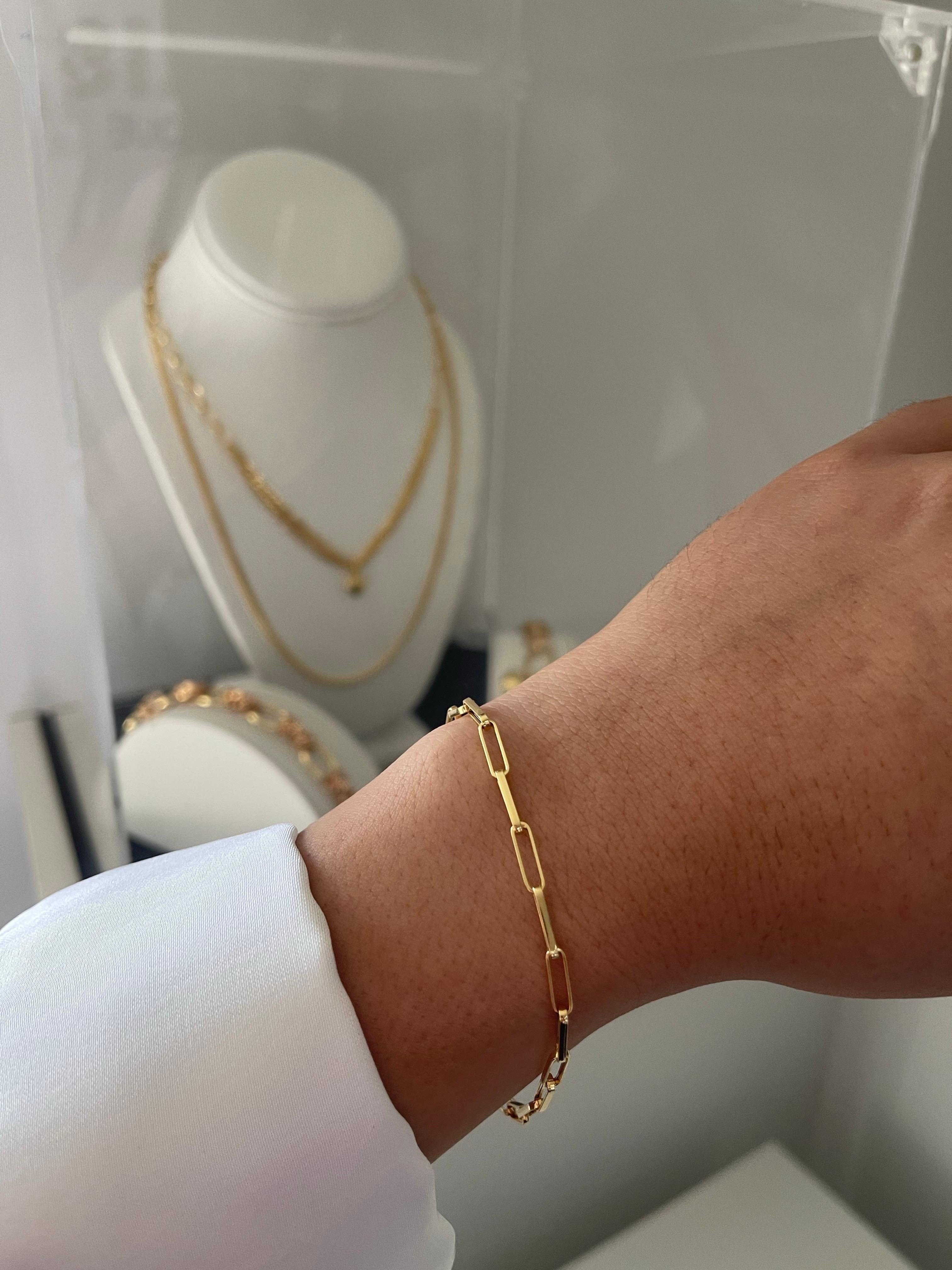 Bracelet chaîne moderne Paperclip en or 18 carats en vente 3