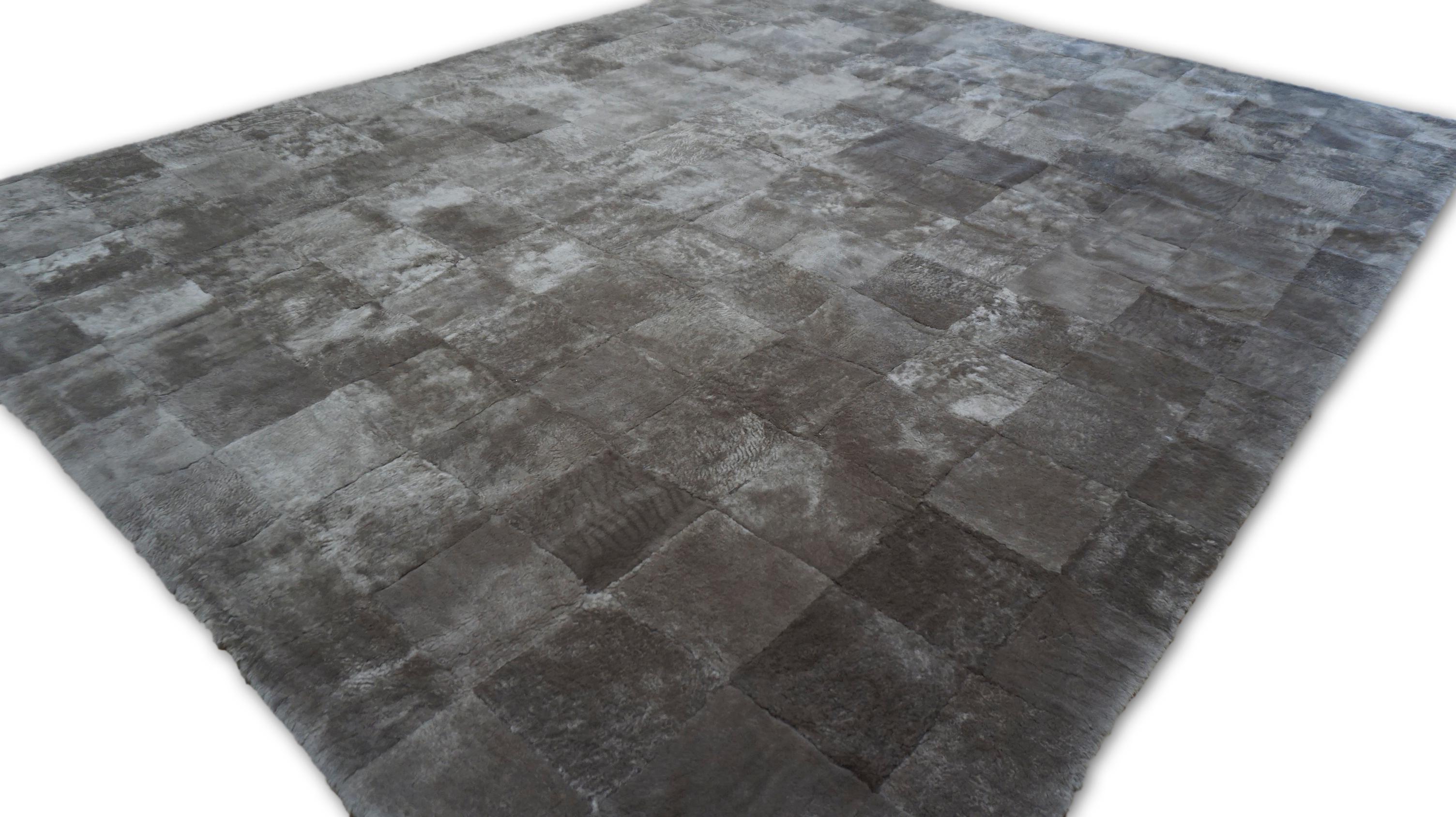 Tissé à la main Tapis moderne Patagonia taupe de mouton 8'x10'2'' en vente