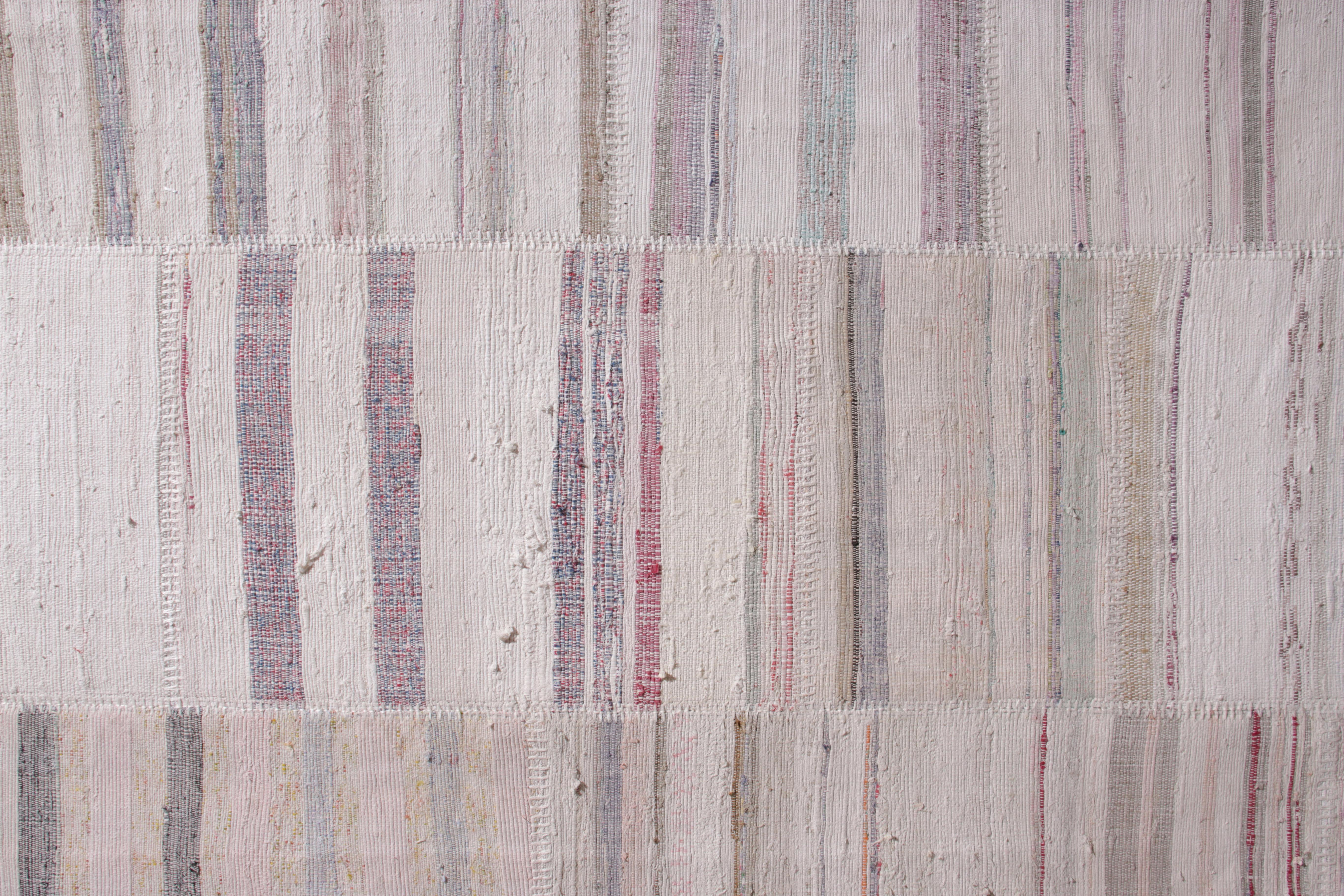 Patchwork Tapis et tapis Kilim moderne patchwork Kilim à motif de rayures grises multicolores en vente