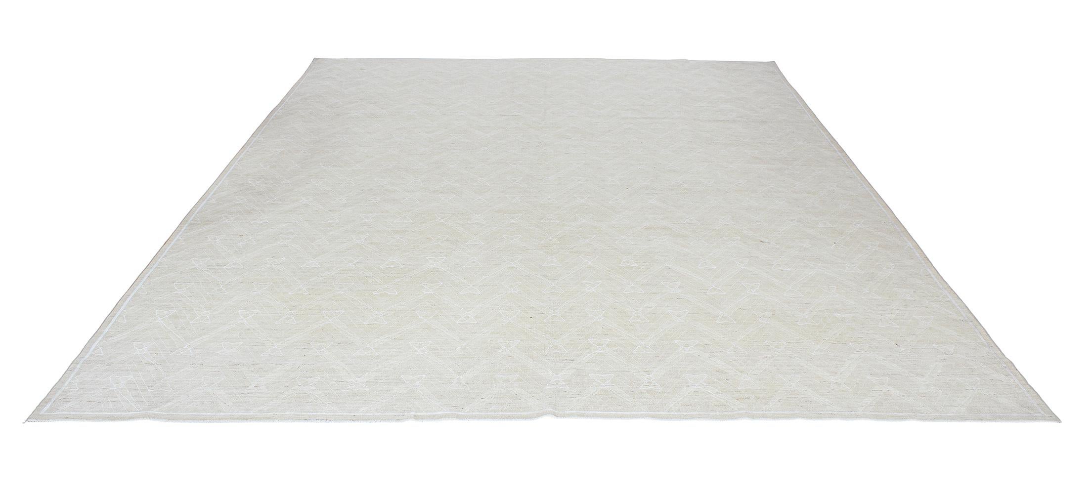 Hand-Knotted Modern Patina Handknotted Rug with a Subtle Pattern For Sale