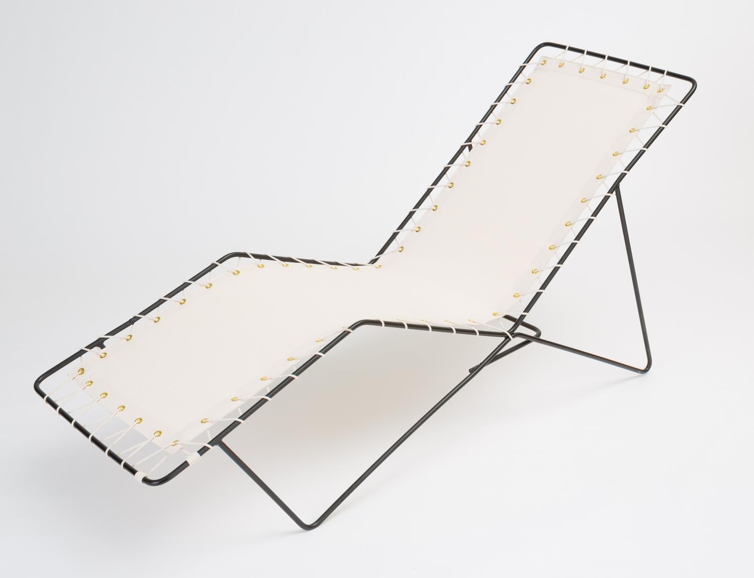 wire chaise