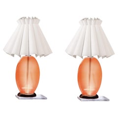 Moderne Peach Lucite Midcentury Monumental  Lampe de bureau sculpturale en forme d'œuf