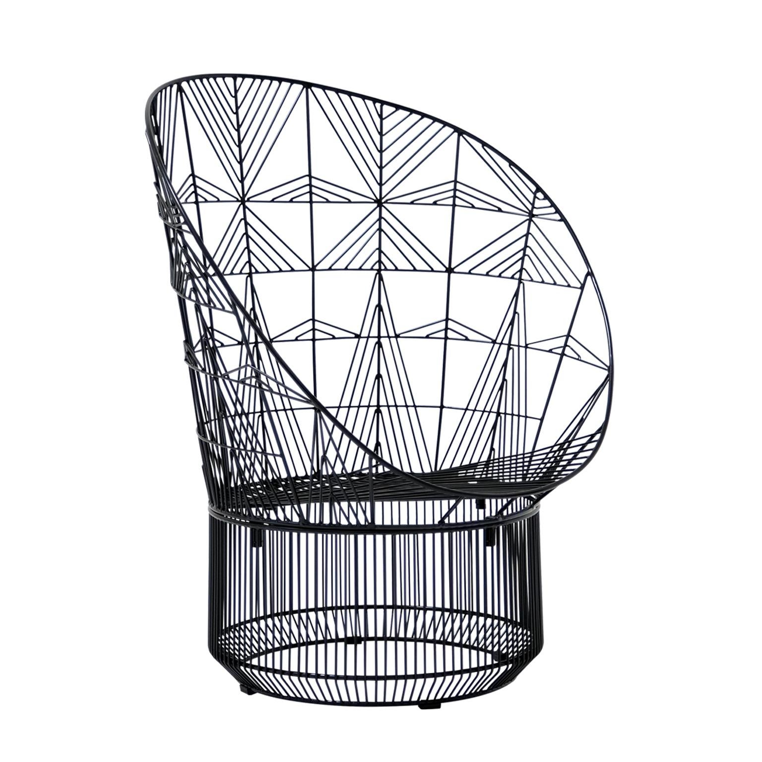 Bend Goods wire furniture
Like the feathers of a peacock, the elegant wire pattern of the peacock lounge chair makes a statement. The unique pattern expands outwards in a stunning arrangement that is eye-catching indoors or outdoors. This modern