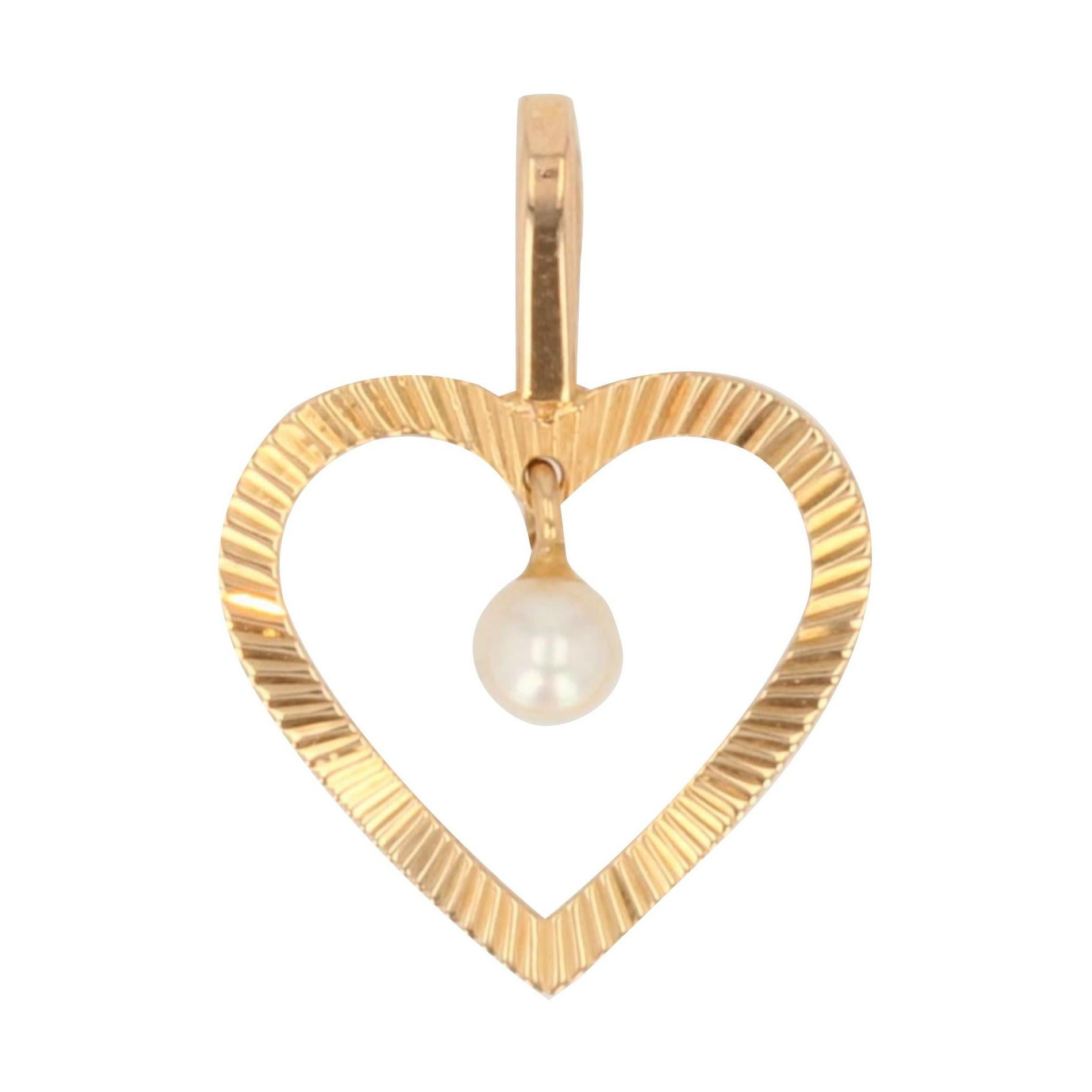 Modern Pearl 18 Karat Yellow Gold Pendant