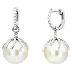 Pendientes modernos de oro blanco con perlas y diamantes para ella