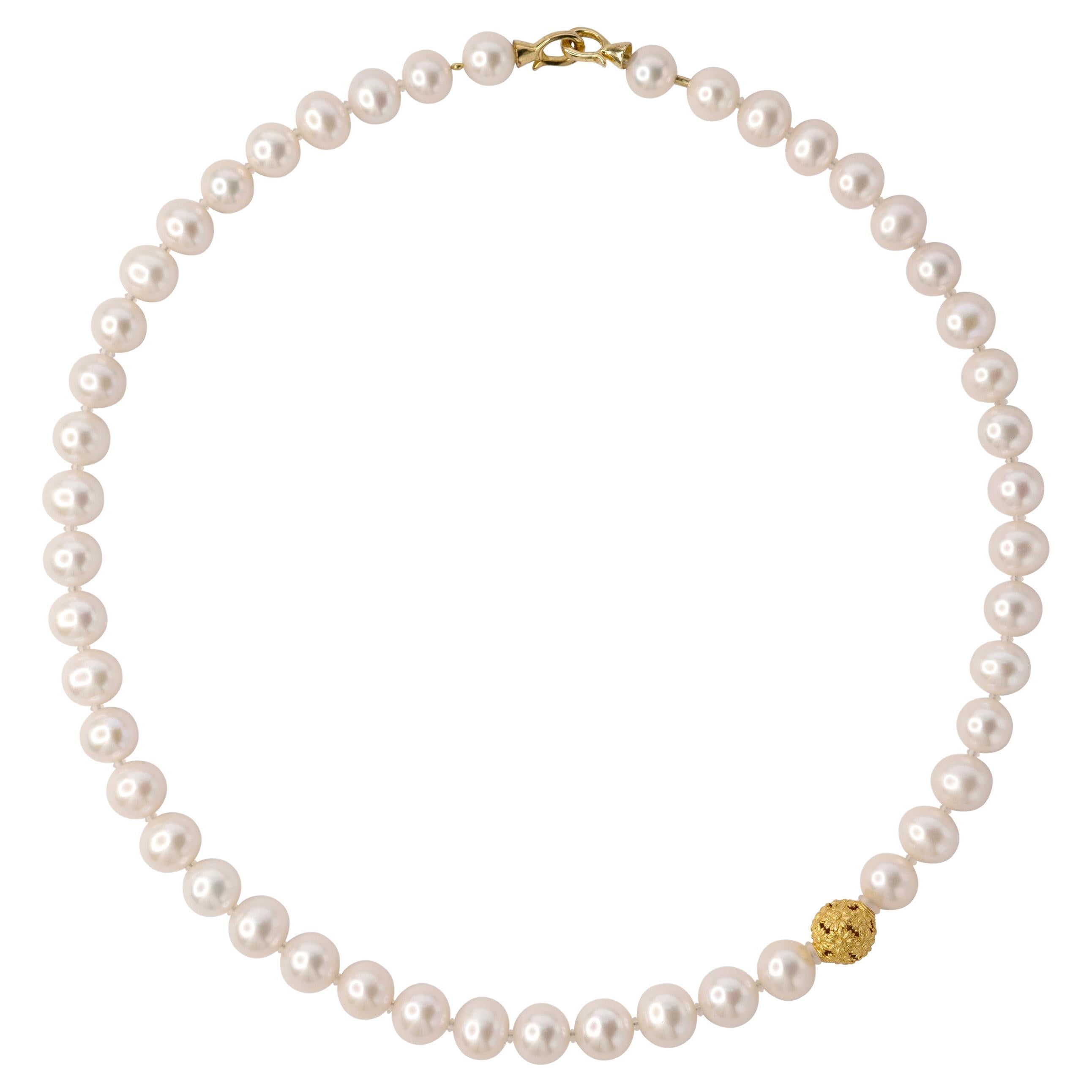 Collana moderna di perle e perline d'oro - by Bombyx House in vendita