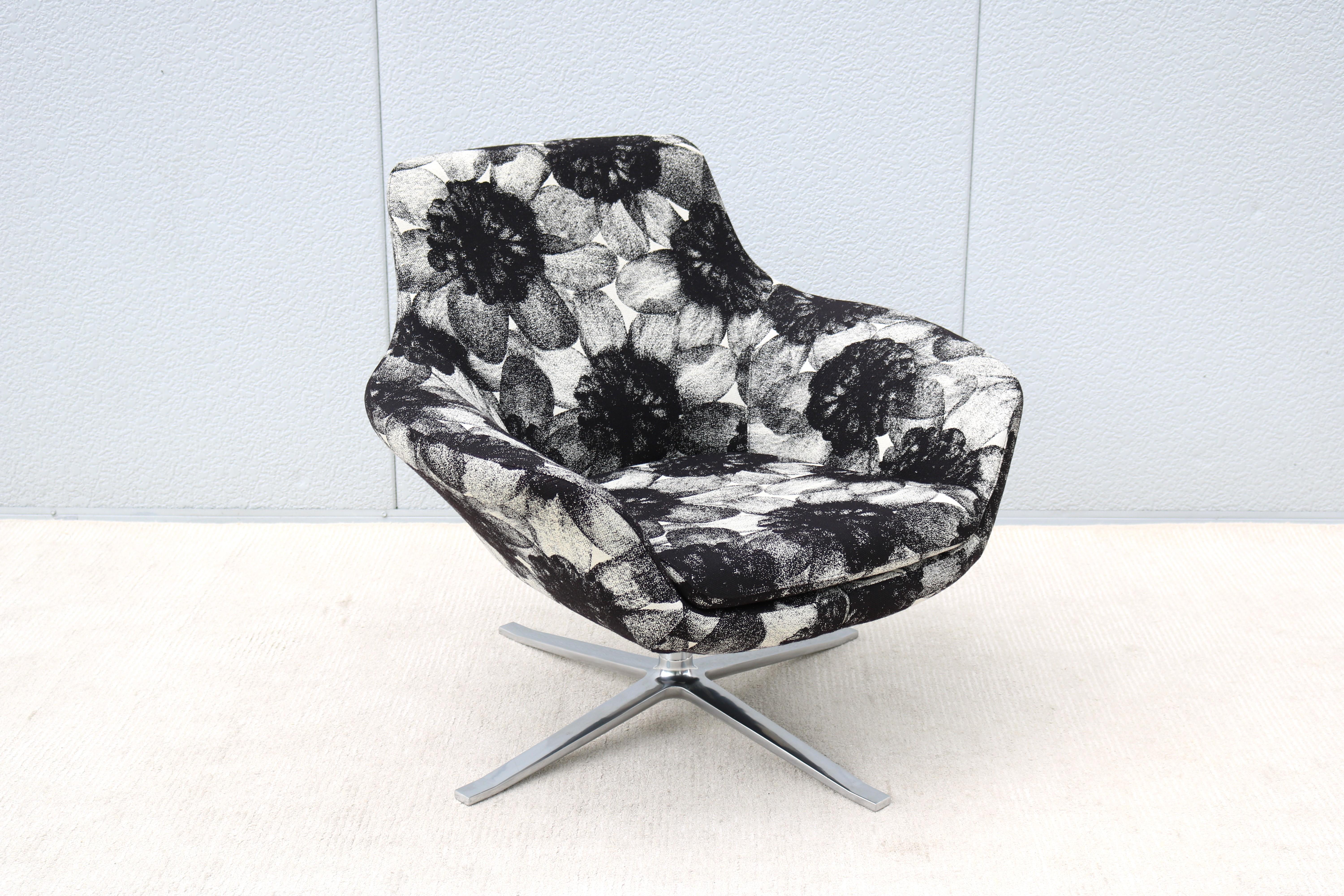 Modern Pearson Lloyd für Coalesse Black Bob Swivel Lounge Chair von Walter Knoll (Poliert) im Angebot