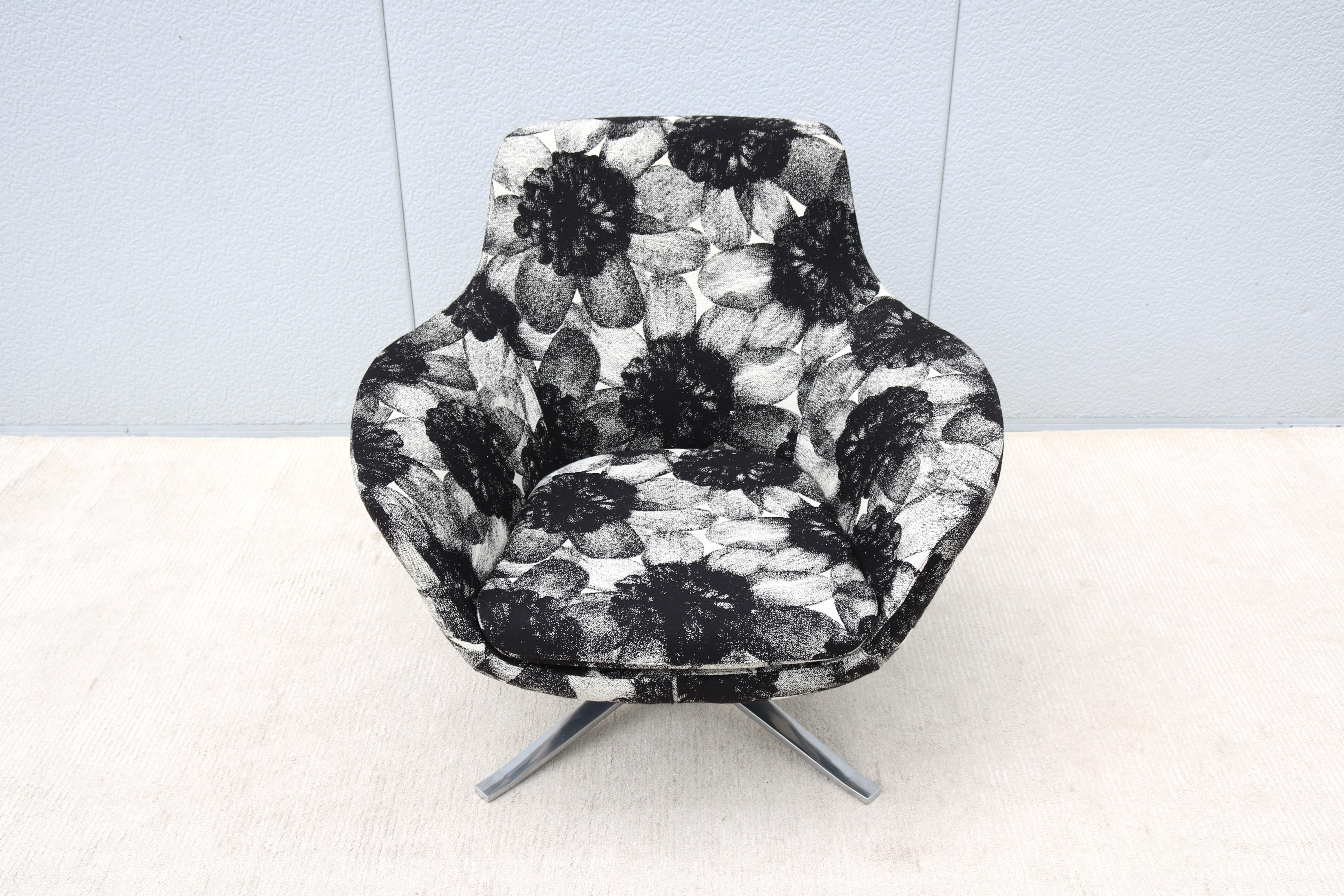 Modern Pearson Lloyd für Coalesse Black Bob Swivel Lounge Chair von Walter Knoll im Angebot 1