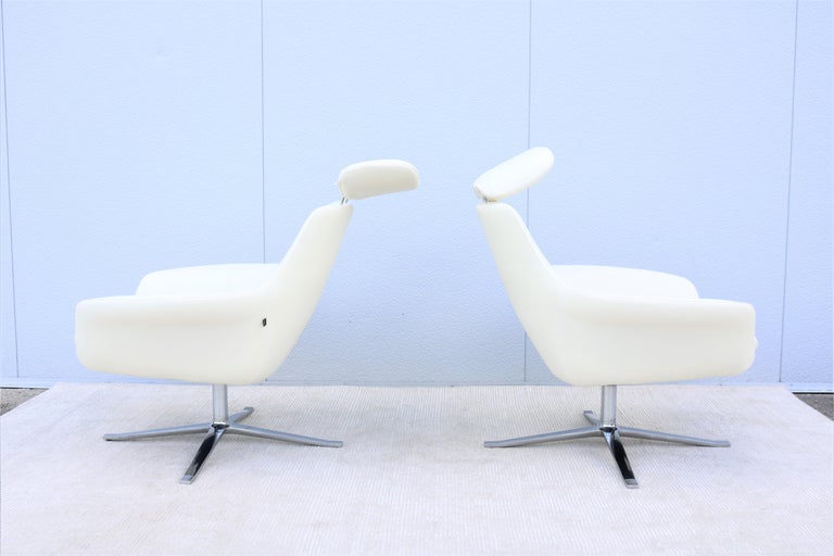 Modern Pearson Lloyd for Coalesse Bob White Swivel Lounge Chair with