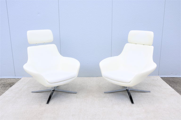 Modern Pearson Lloyd for Coalesse Bob White Swivel Lounge Chair with