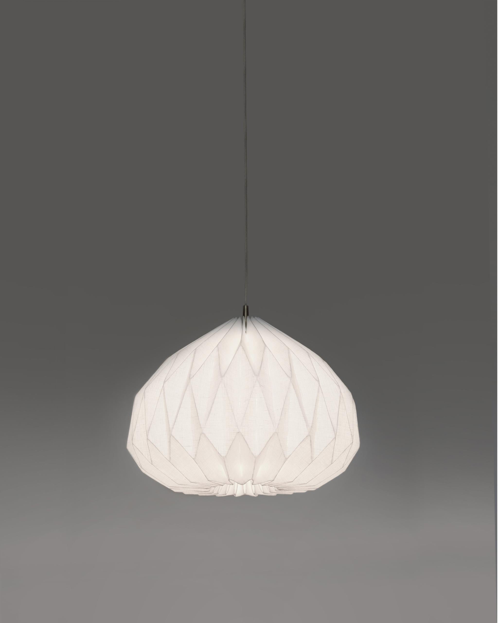 Mid-Century Modern Lampe à suspension moderne - Abat-jour unique en lin par La Loupe en vente