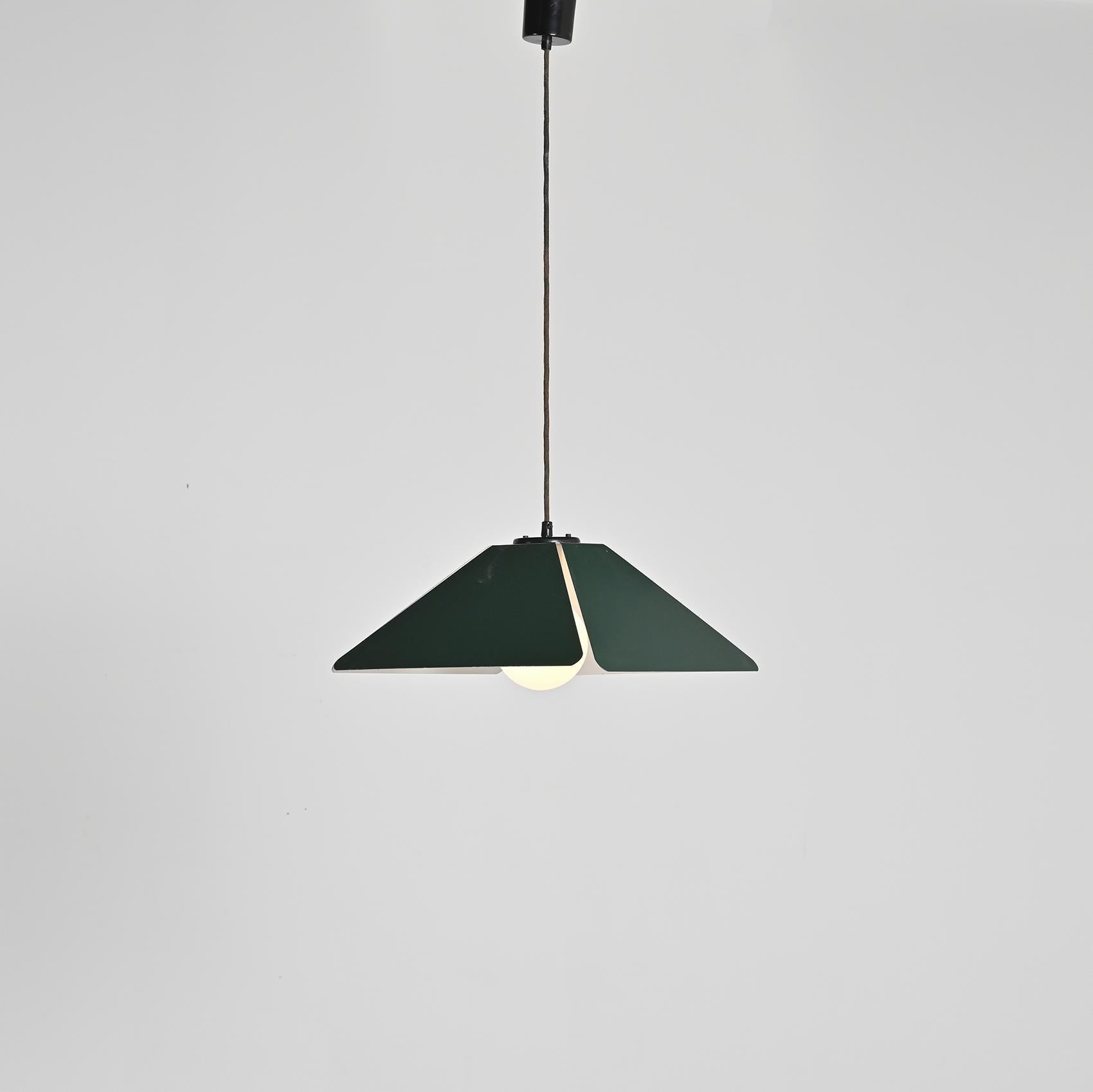 Italian Modern Pendant Light from Nova Residence, les Arcs circa 1975