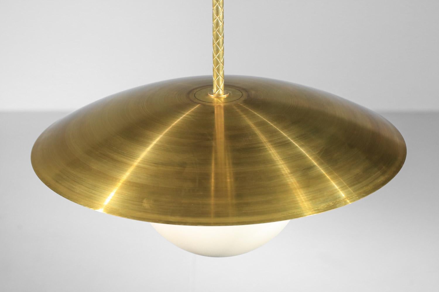 modern  pendant light in massive brass and lacquered metal vintage style 60s For Sale 2