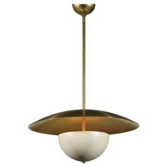 moderne  Lampe à suspension vintage en laiton massif et métal laqué, années 60