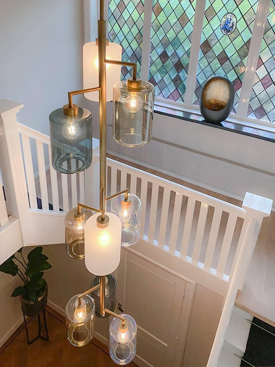 This modern pendant in a brass burnished finish is part of the Louise collection. Stirring the senses as well as bringing light, the Louise has been applied in both modern as well as classic interiors.

With almost carefree delight, William Brand