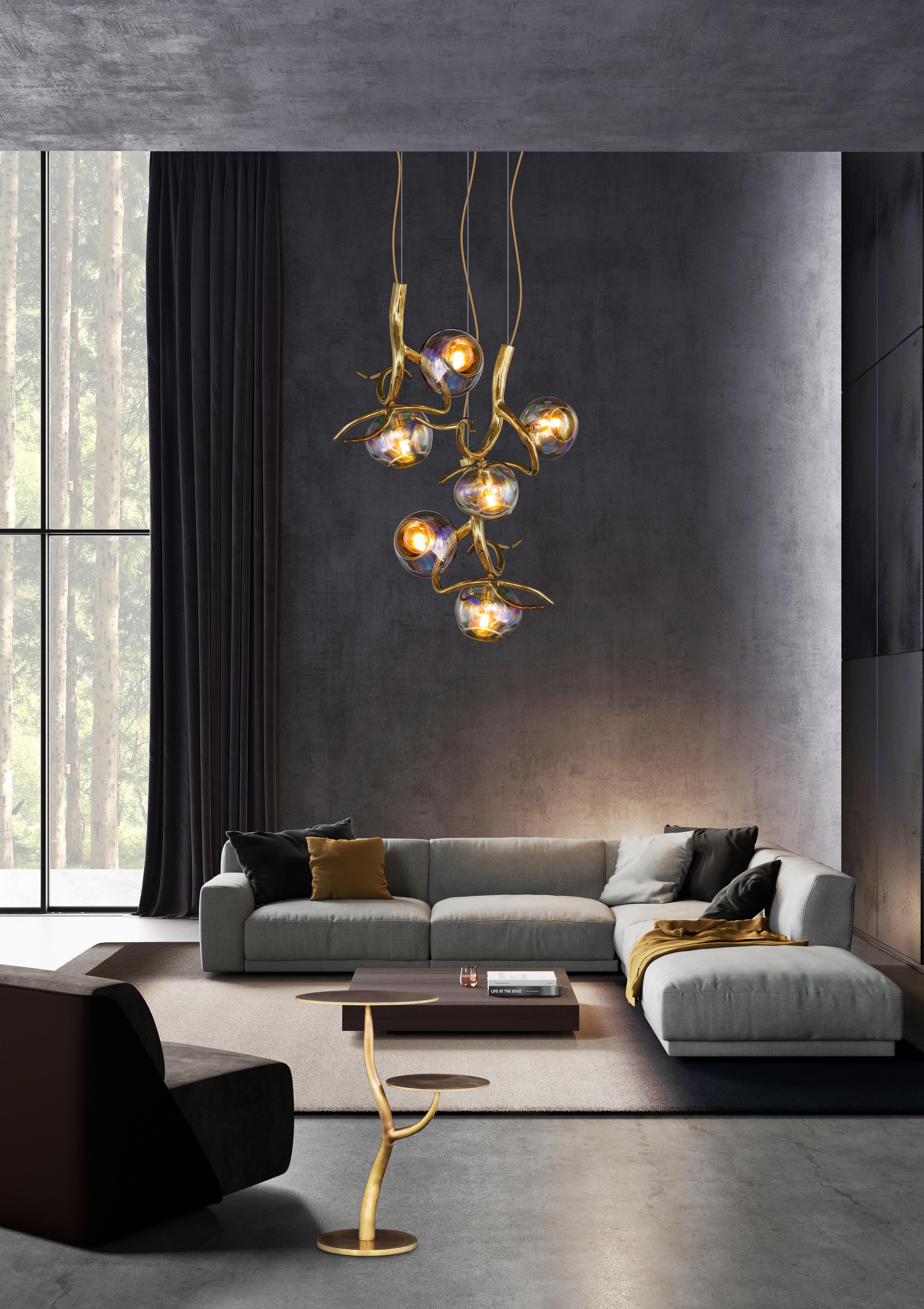 Moderne Lampe à suspension moderne avec verre coloré et finition en laiton, collection Ersa, par marque en vente