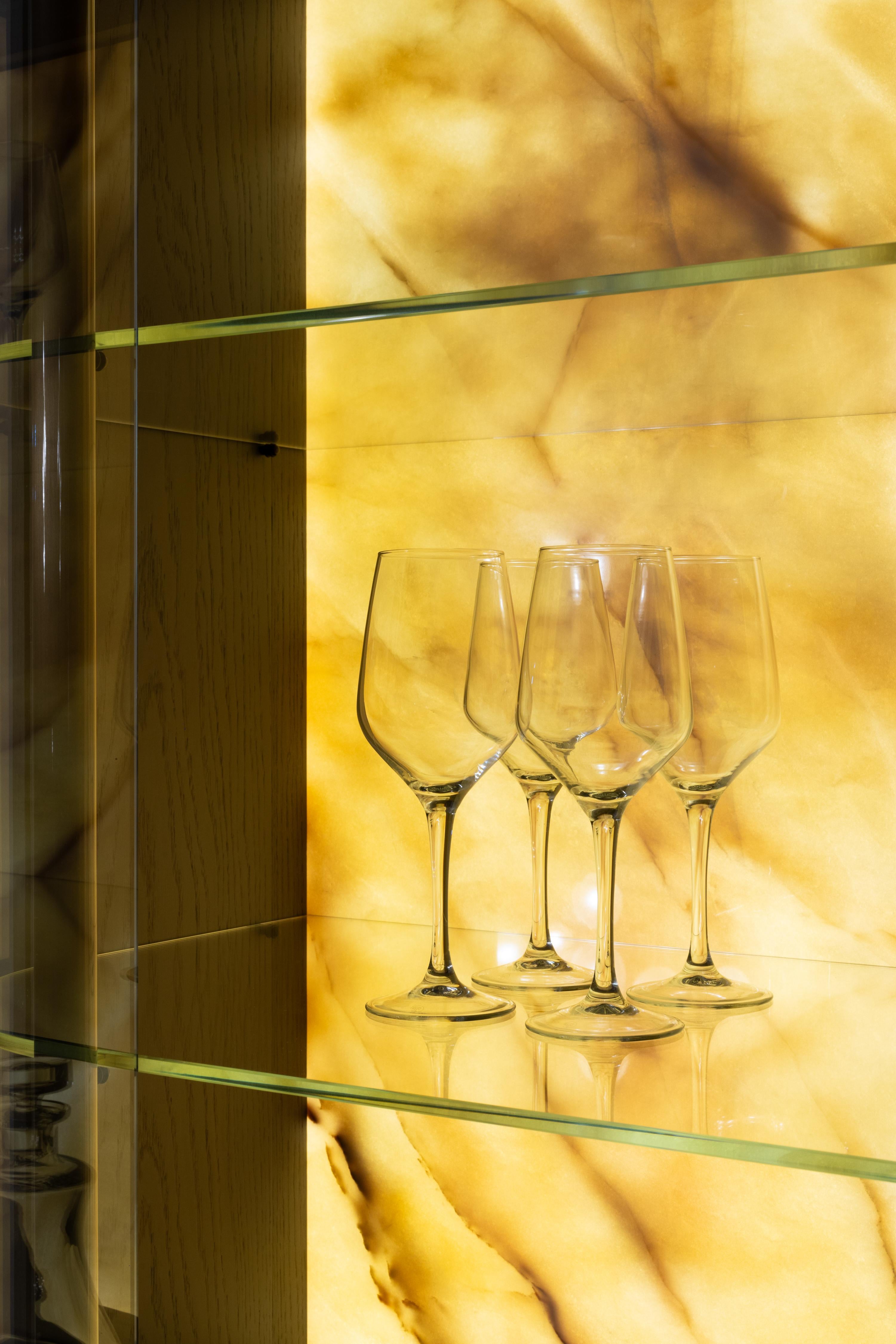 Mueble Bar Vitrina Penedo Moderno Calacatta Bianco Hecho a Mano Portugal Greenapple en venta 10
