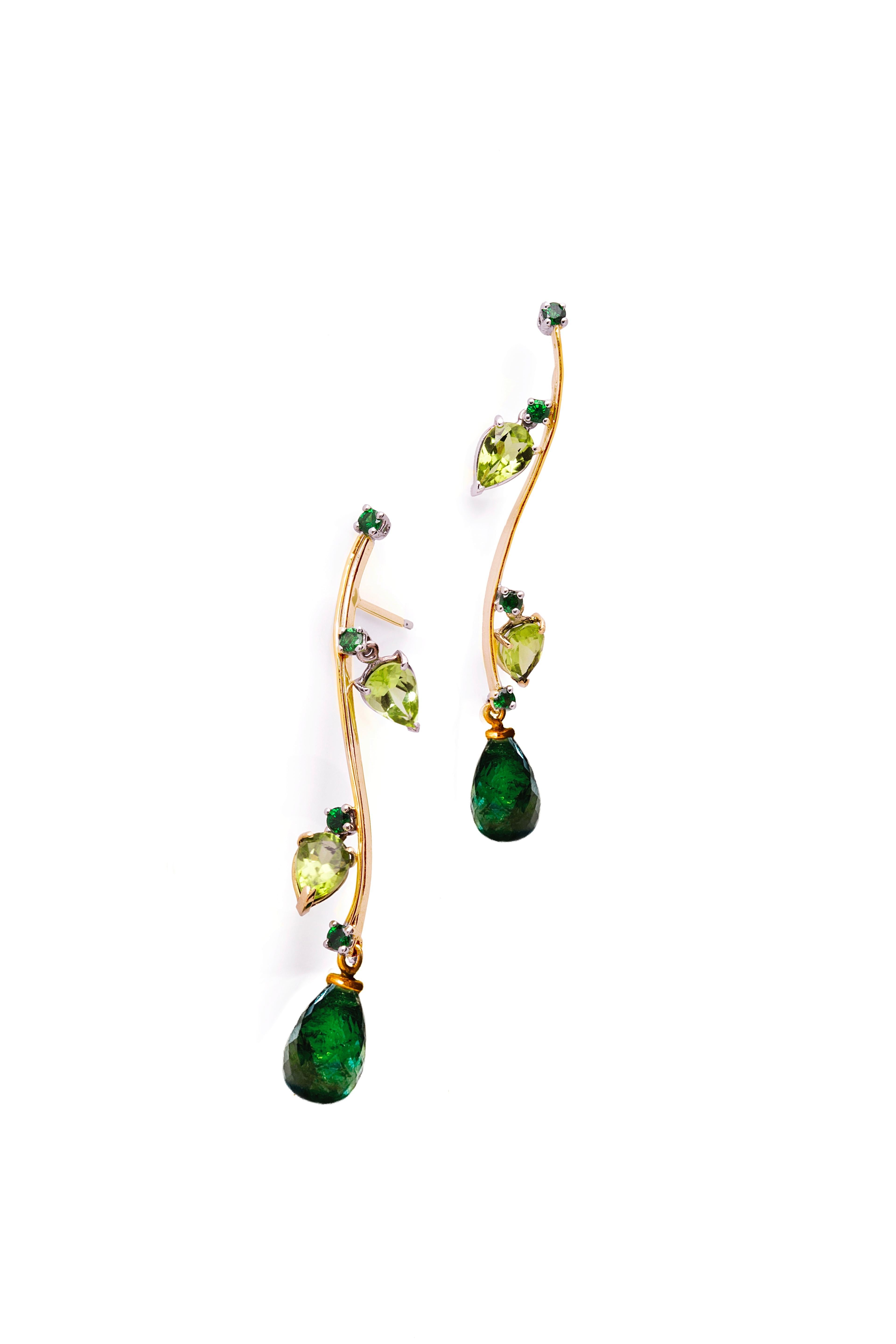 Women's Modern Peridot 18 Karat Gold Green Tourmaline Dangle Drops Design Earrings For Sale