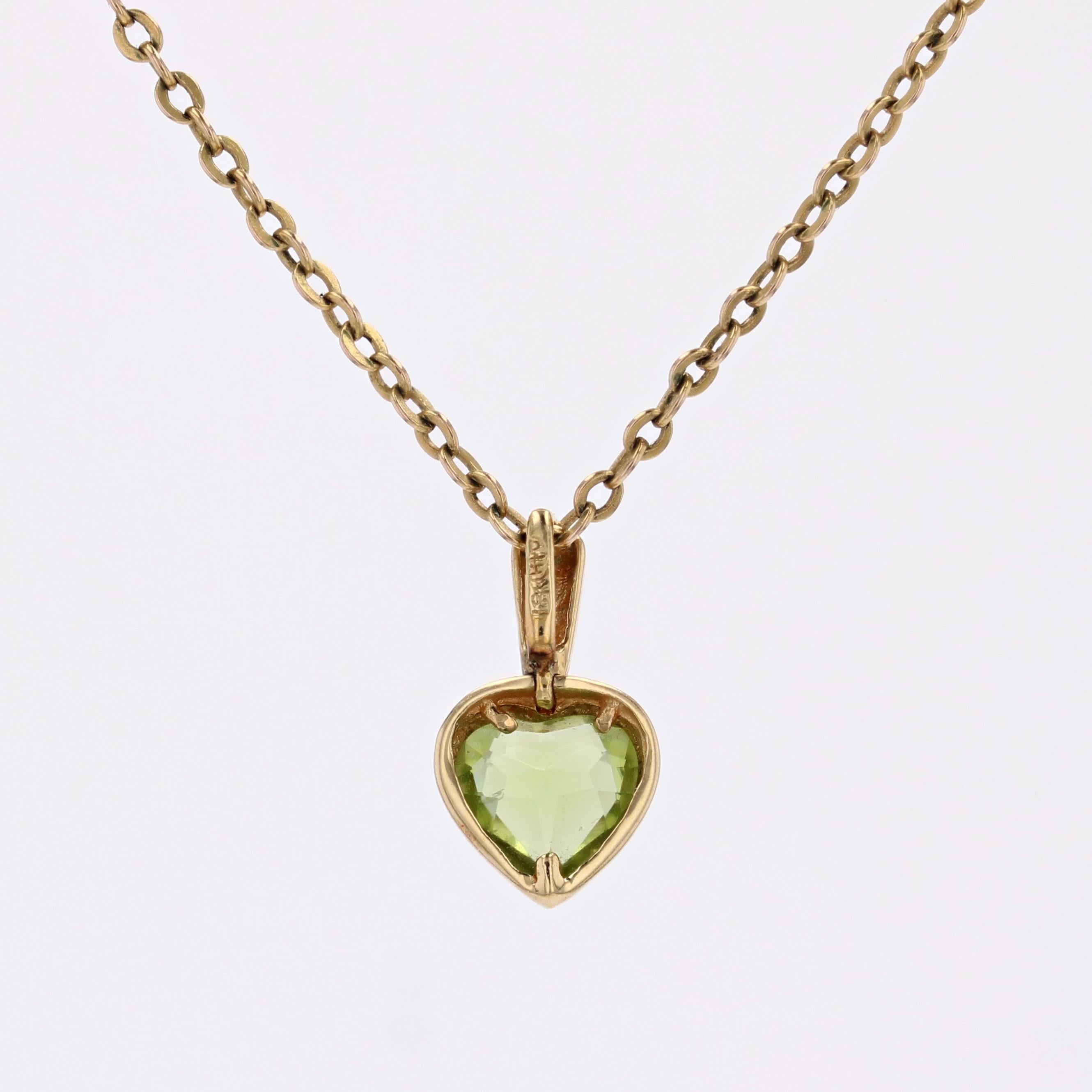 Pendentif cœur moderne en or jaune 18 carats et péridot Pour femmes en vente