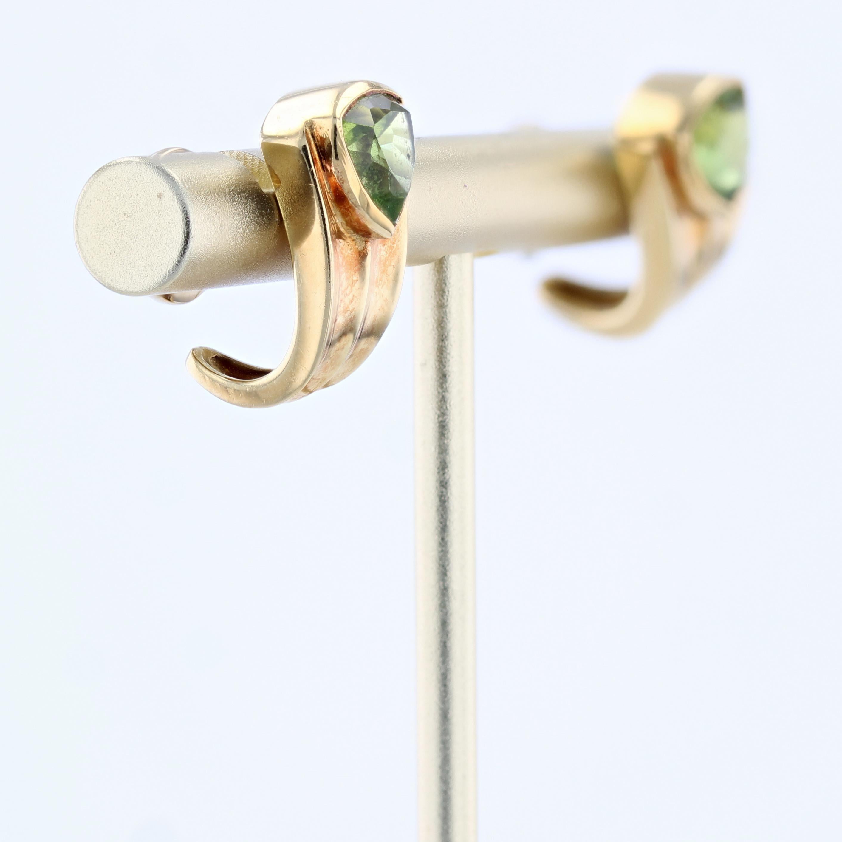 Modern Peridot 18 Karat Yellow Gold Stud Earrings For Sale 2