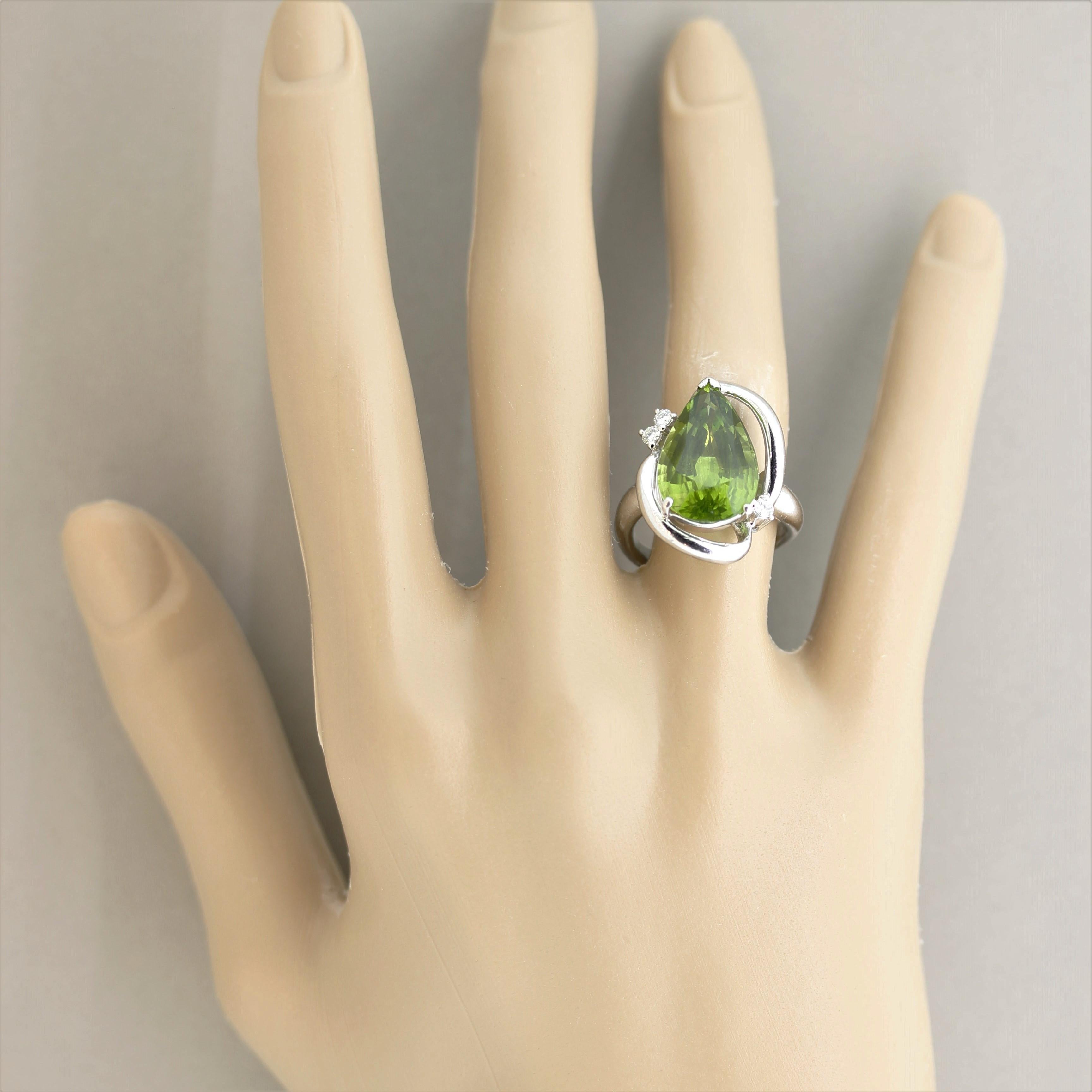 Women's Modern Peridot Diamond Platinum Ring