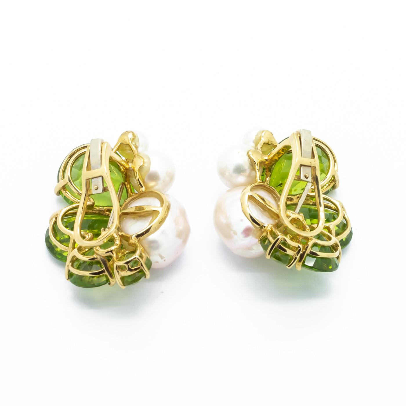 Moderne Ohrringe aus 18 Karat Gold mit Peridot, Perle, Diamant und Diamant Damen im Angebot