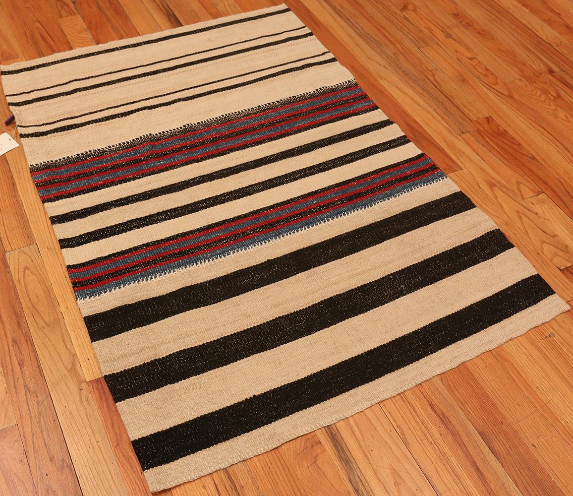 Modern Persian Flat-Weave Rug. Size: 3 ft. 8 in x 5 ft. 2 in In New Condition In New York, NY