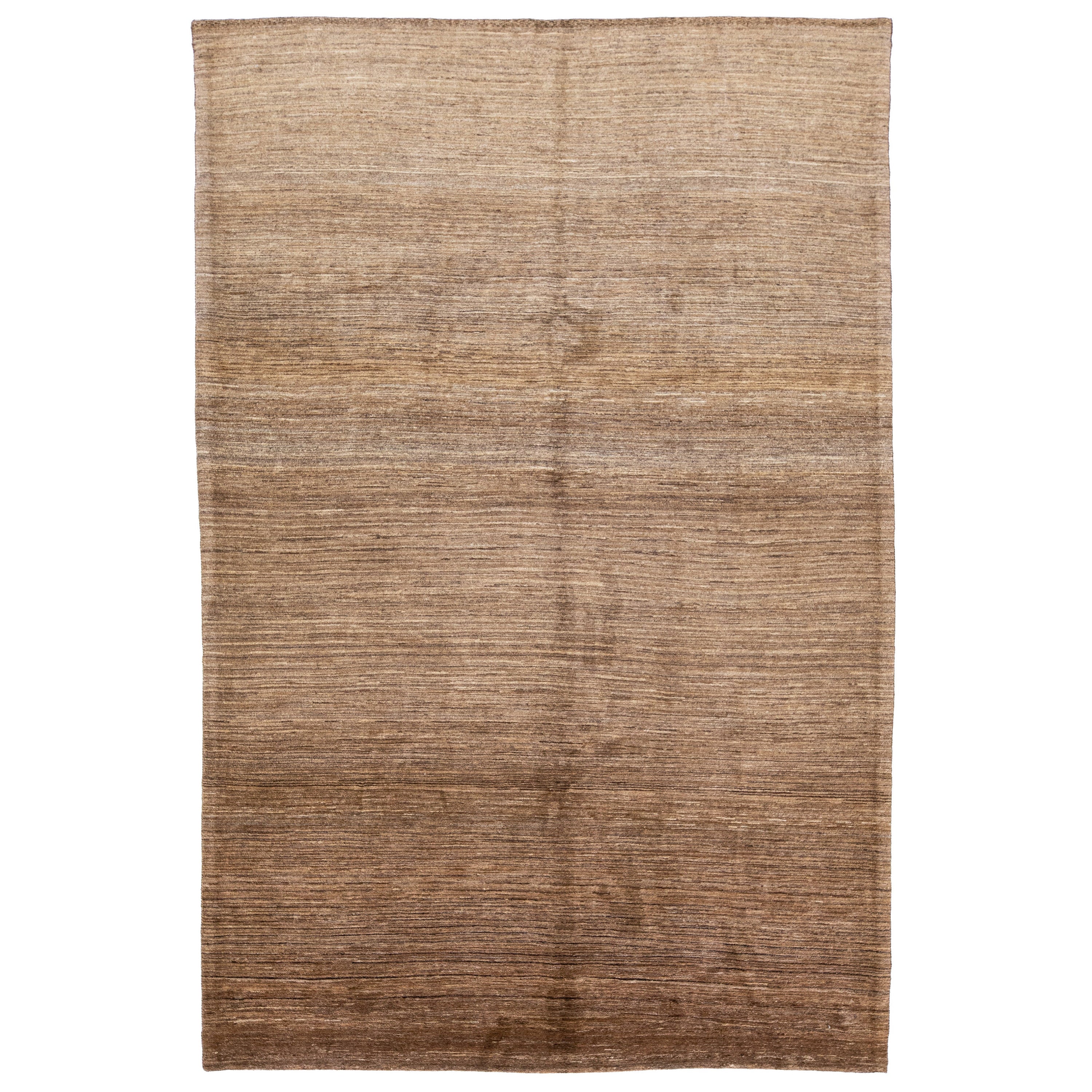 Tapis persan moderne en laine Gabbeh fait à la main avec un motif brun solide