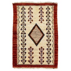 Moderner persischer Gabbeh-Wollteppich in Beige mit Stammesmuster
