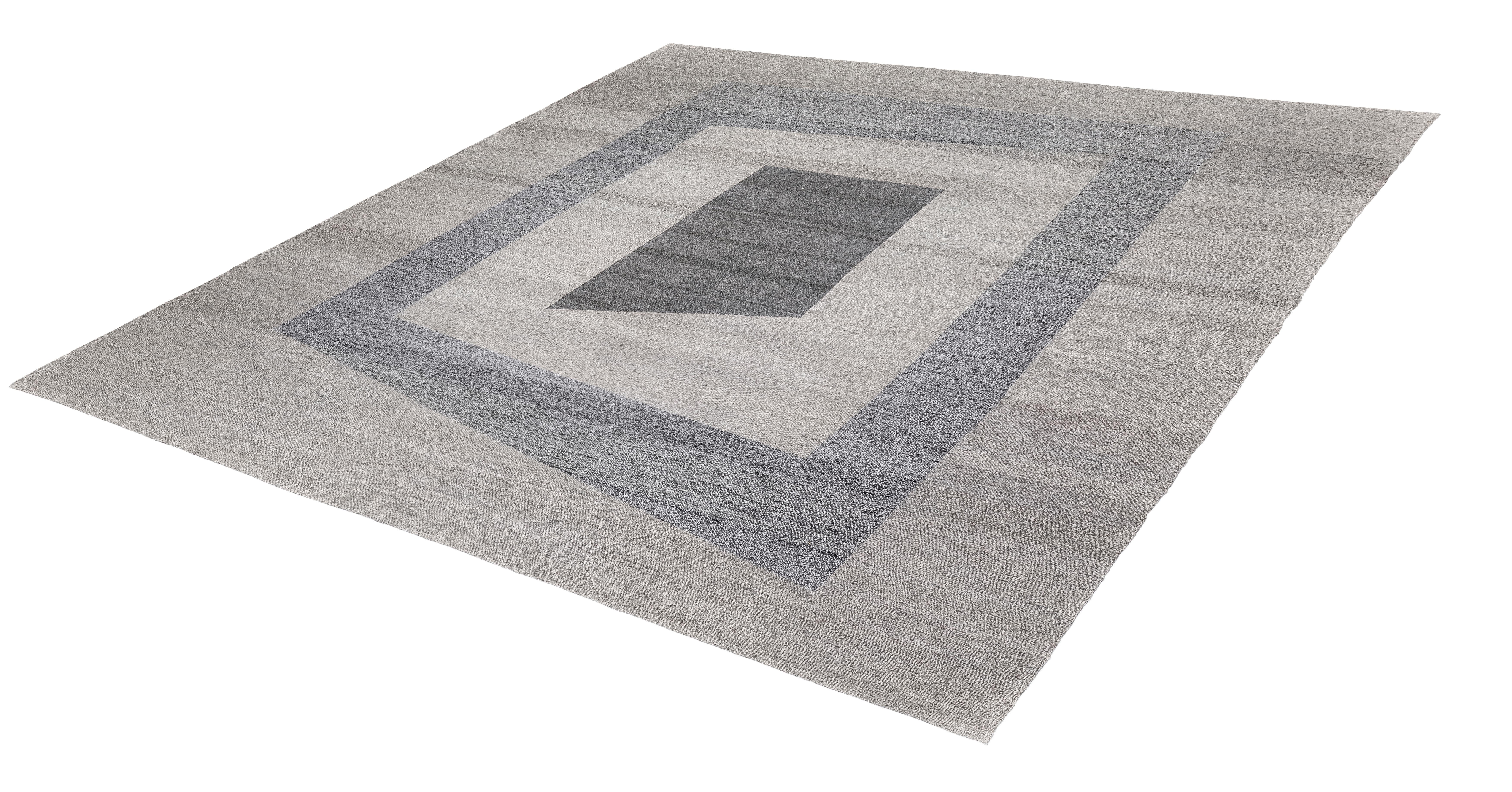 Modern Persian Kurdish Pelas “Sonic” Flatweave Rug in Handspun Wool (Handgewebt) im Angebot