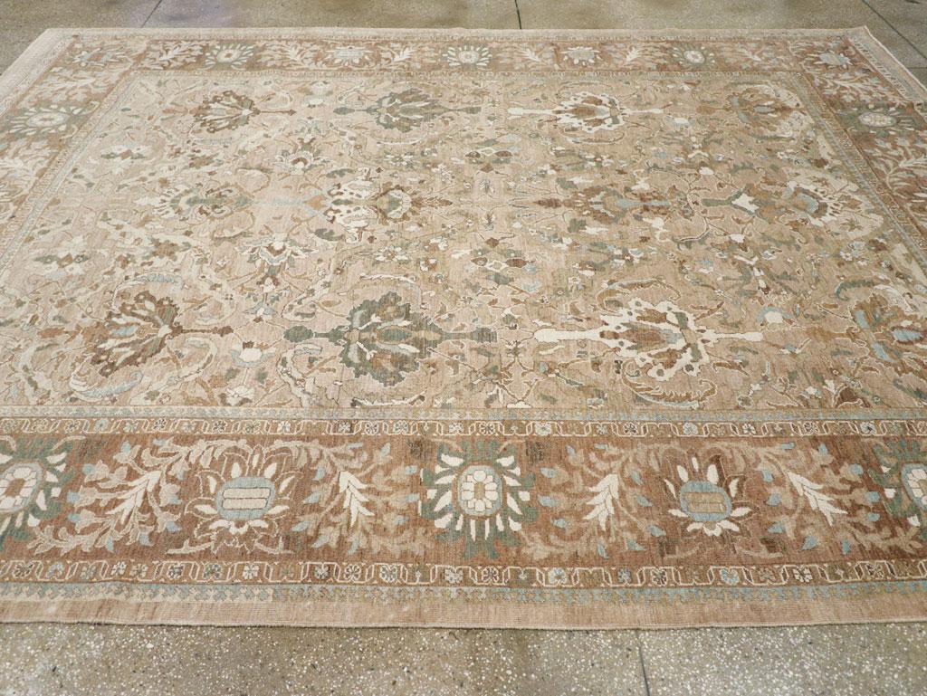 Moderner persischer Mahal-Teppich in Zimmergröße (Persisch) im Angebot