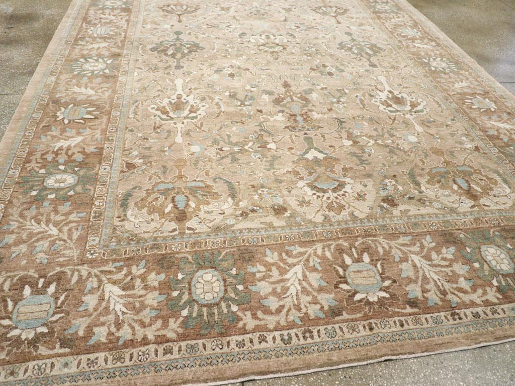 Moderner persischer Mahal-Teppich in Zimmergröße im Zustand „Hervorragend“ im Angebot in New York, NY