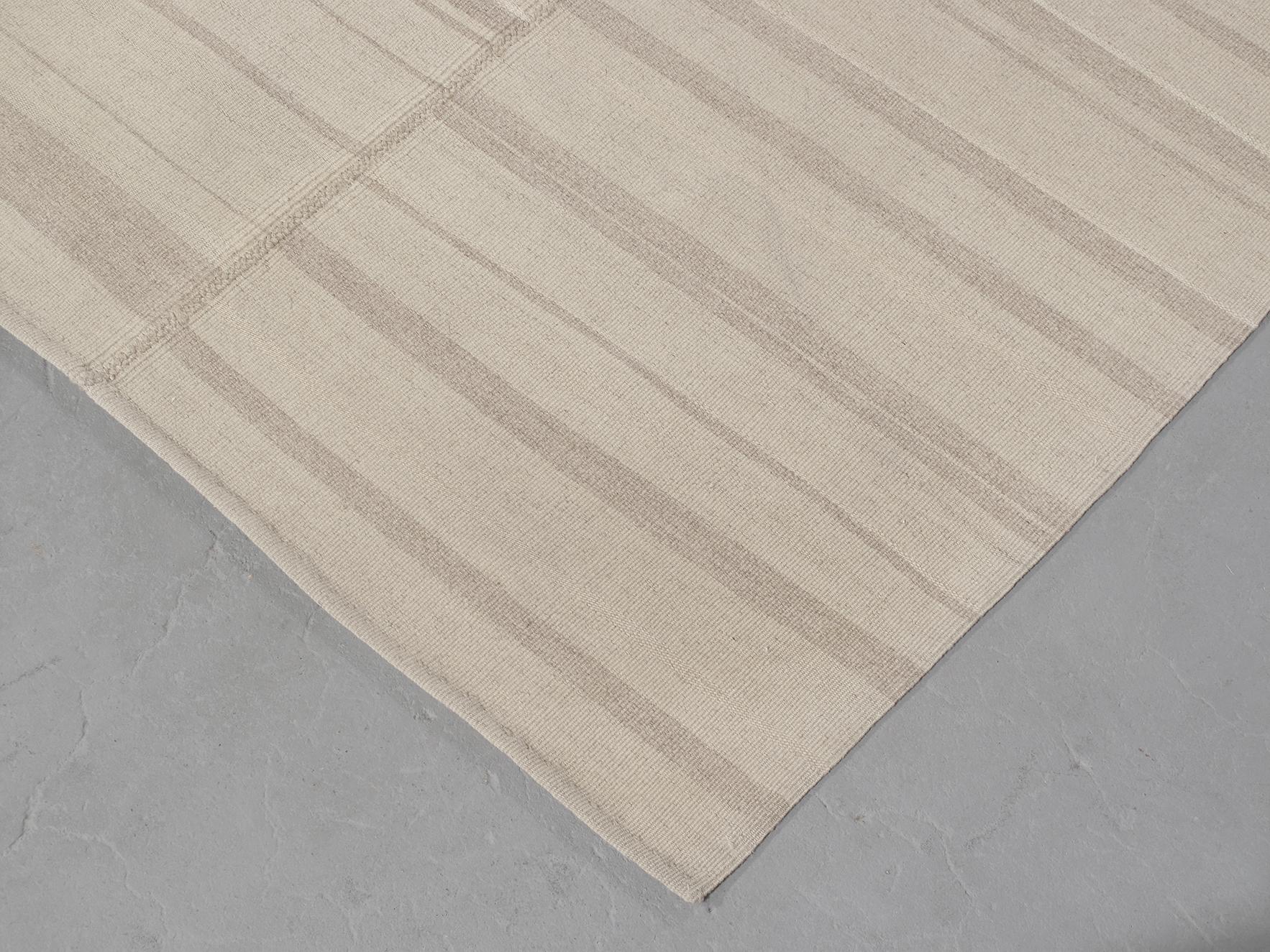Modern Persian Mazandaran Handwoven Flatweave Natural Earth-Tone Rug In New Condition For Sale In New York, NY