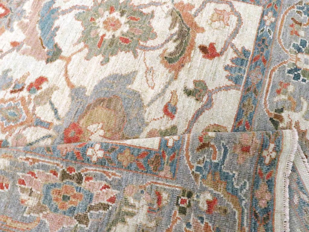 Moderner persischer Sultanabad-Akzentteppich (Wolle) im Angebot