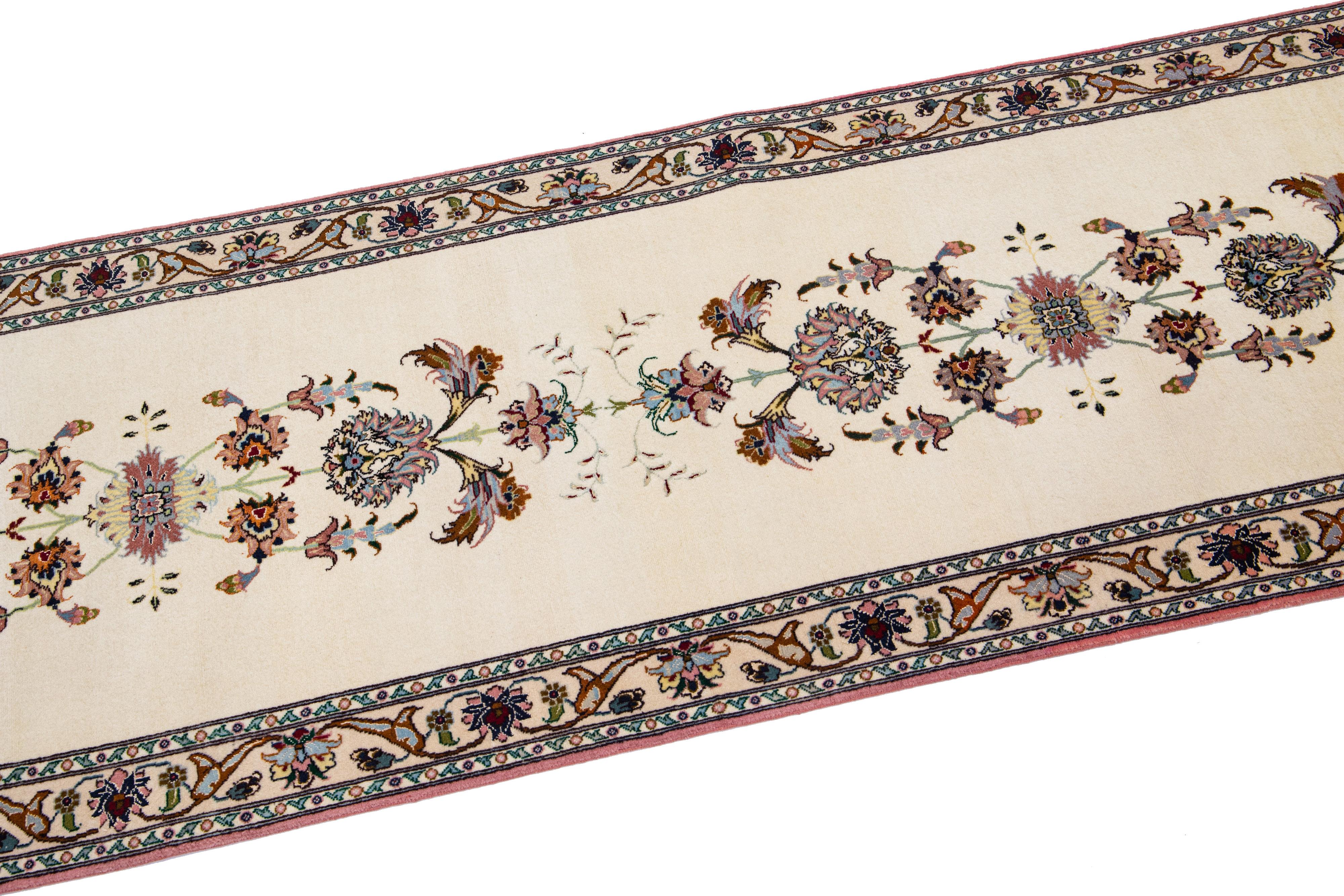 Modern  Persian Tabriz Ivory Handmade Wool Runner  In New Condition For Sale In Norwalk, CT