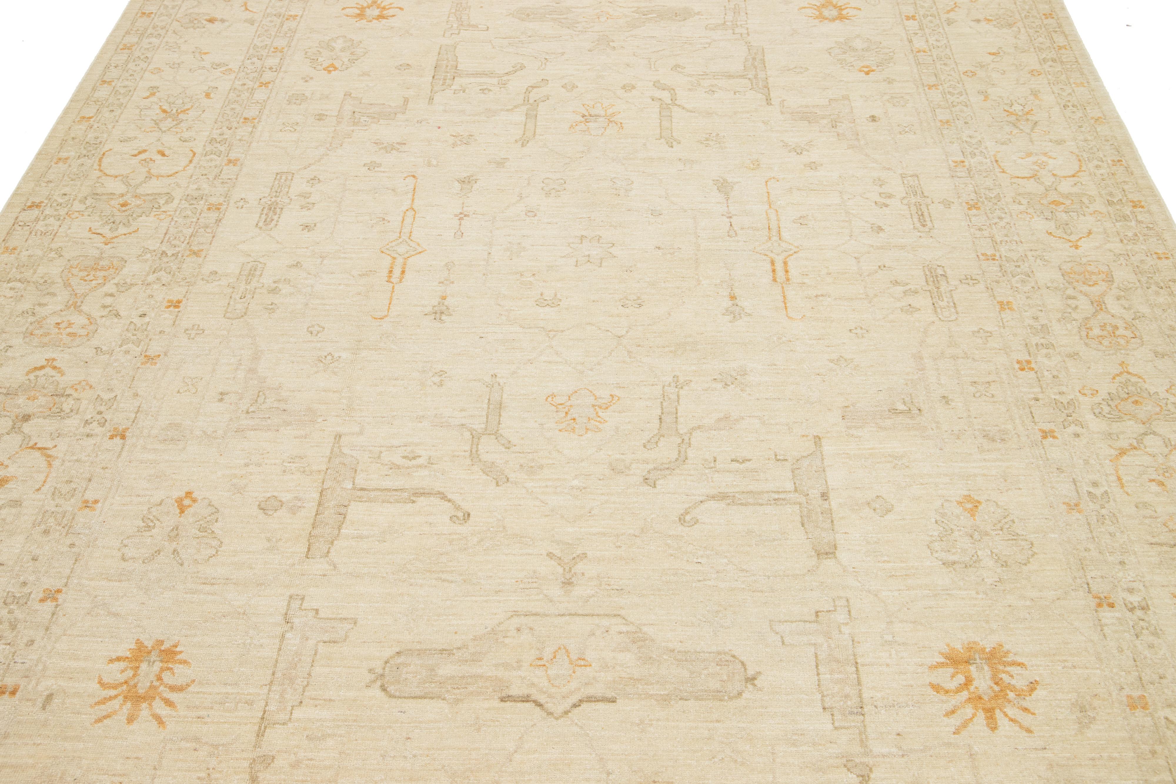 Moderner handgefertigter Peshawar-Wollteppich mit Allover-Motiv in Beige (Wolle) im Angebot