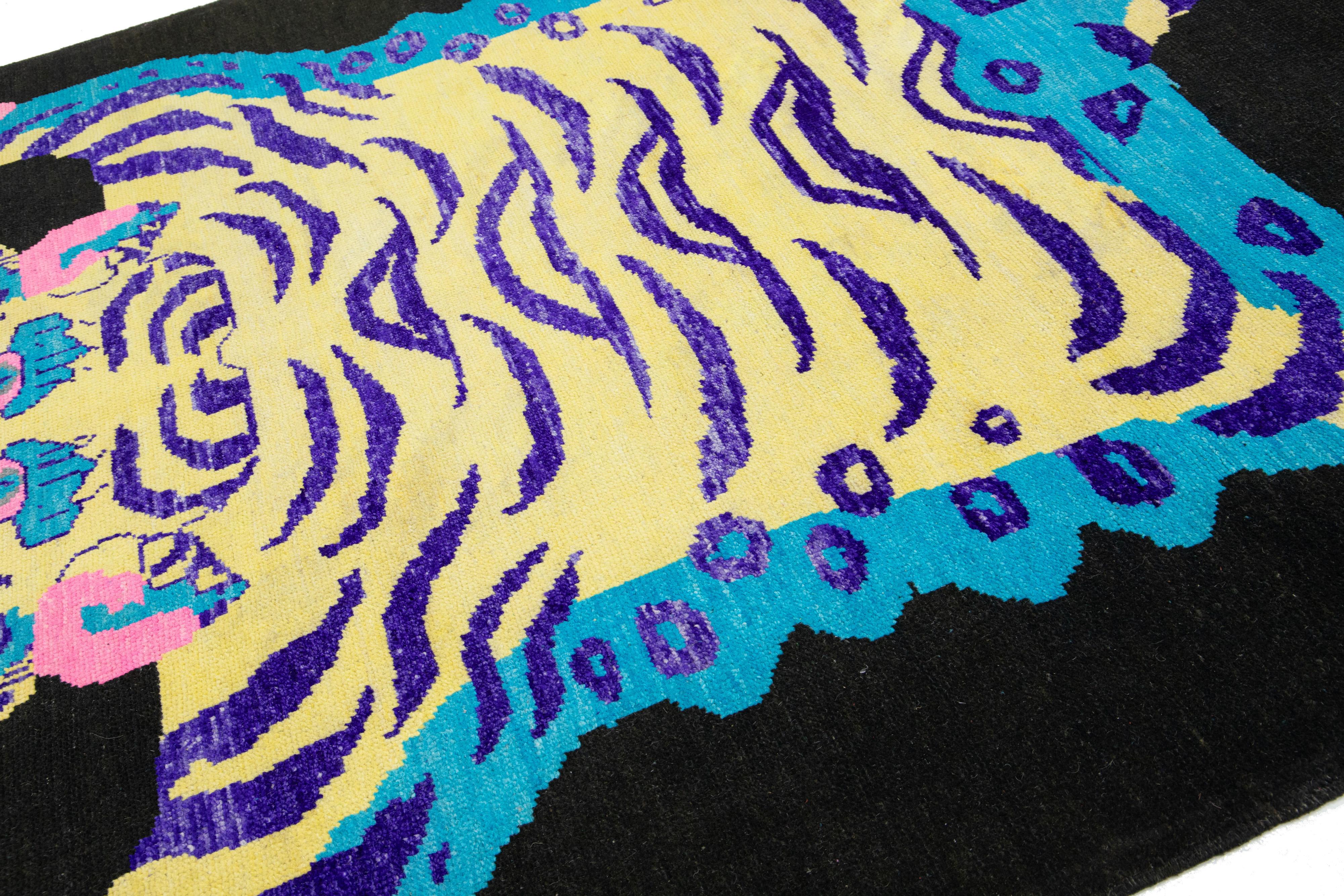 Turc Modernity Design/One Rugs en laine nouée à la main en noir en vente