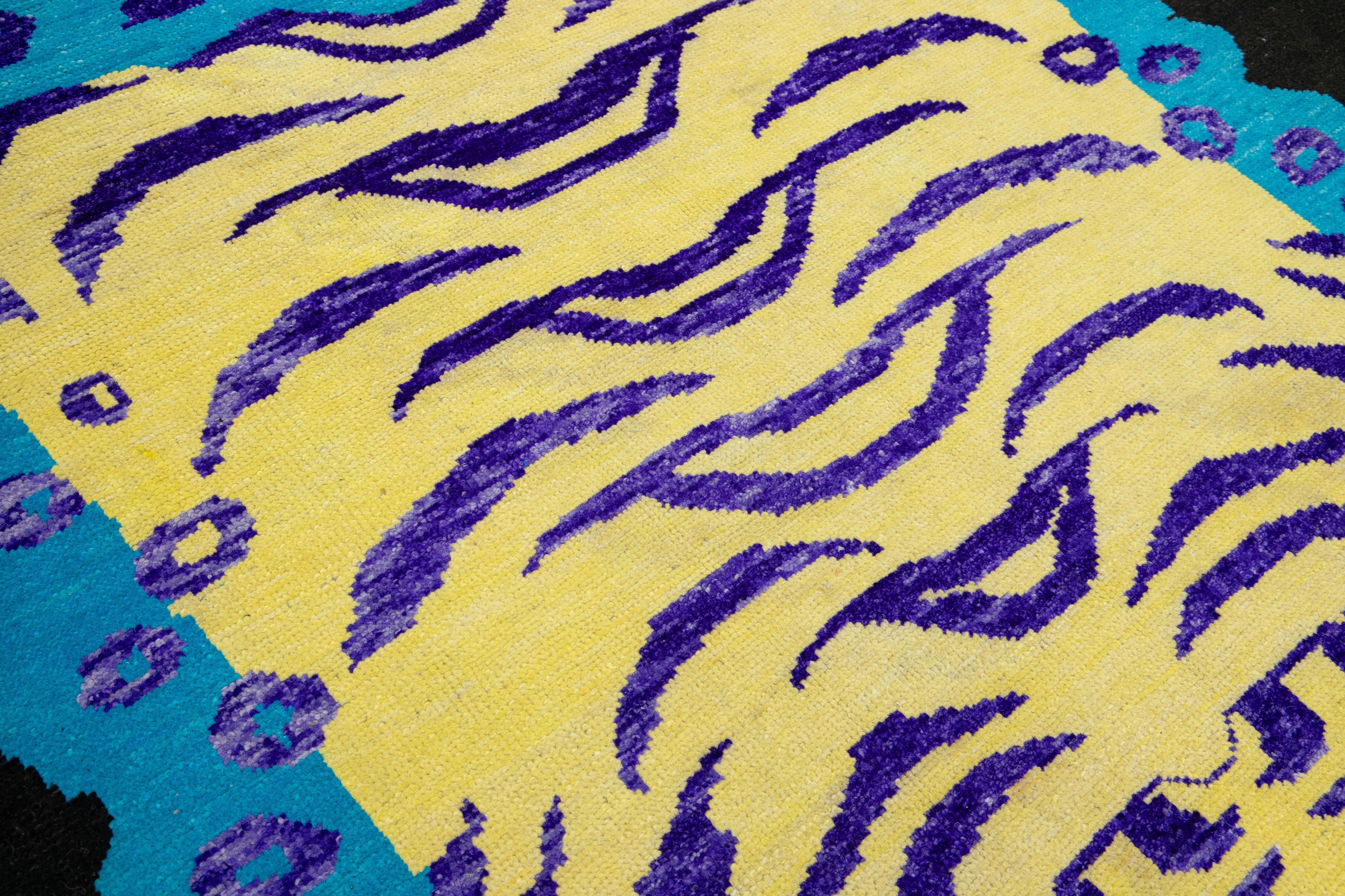 Modernity Design/One Rugs en laine nouée à la main en noir en vente 1