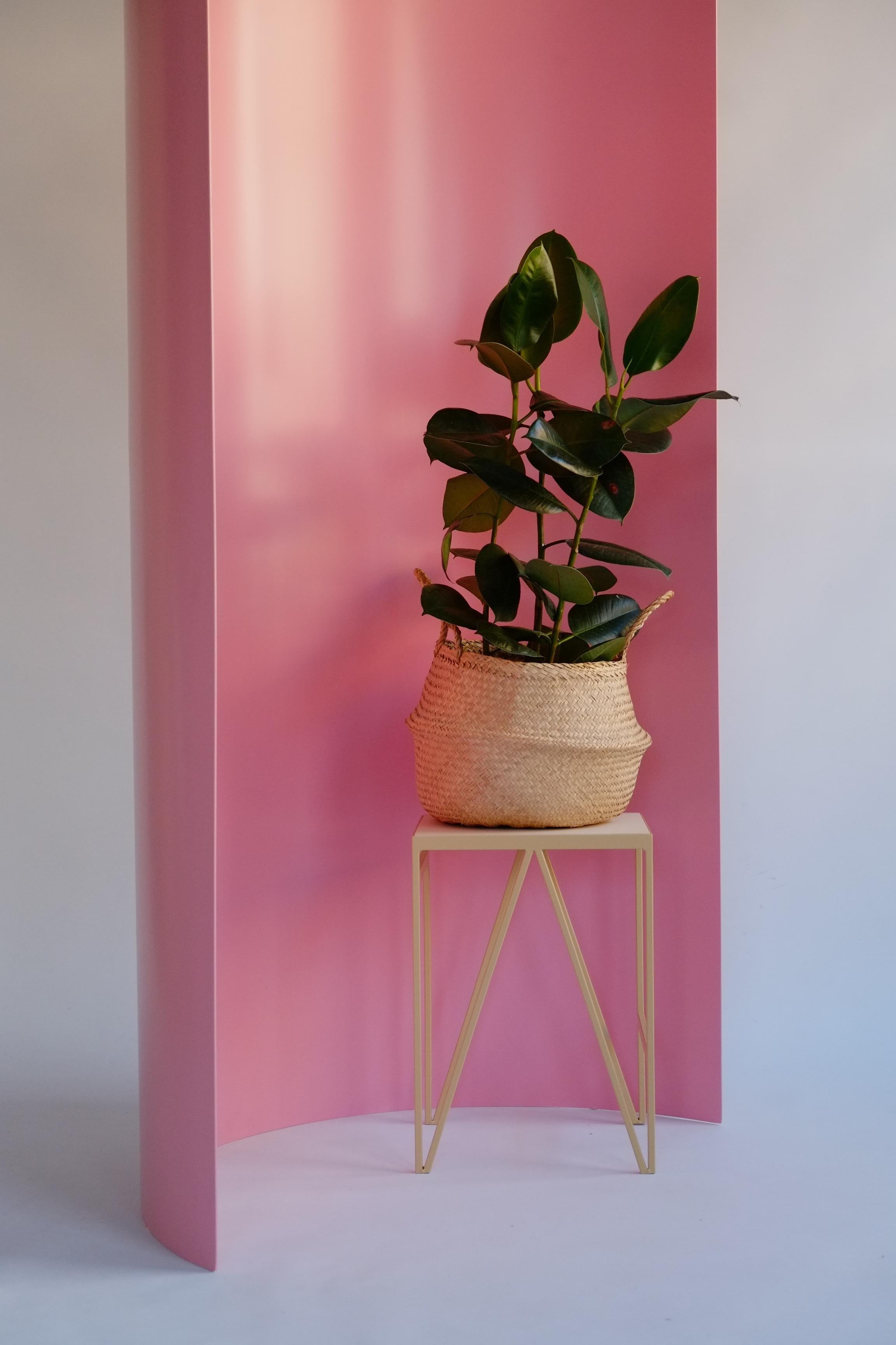 Minimaliste Paravent moderne minimaliste / séparateur de pièce rose en aluminium en vente