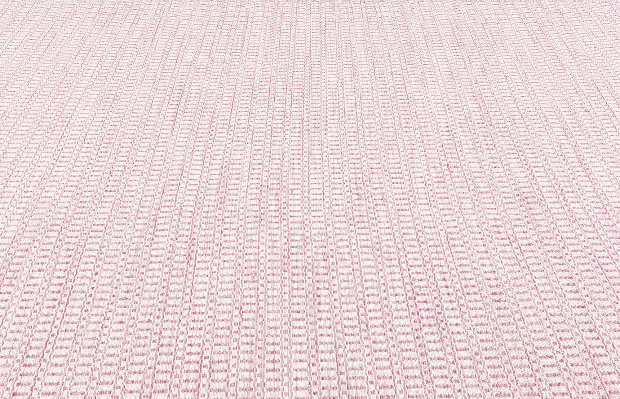 Tappeto moderno a trama piatta rosa e beige di Doris Leslie Blau
Dimensioni: 9'6