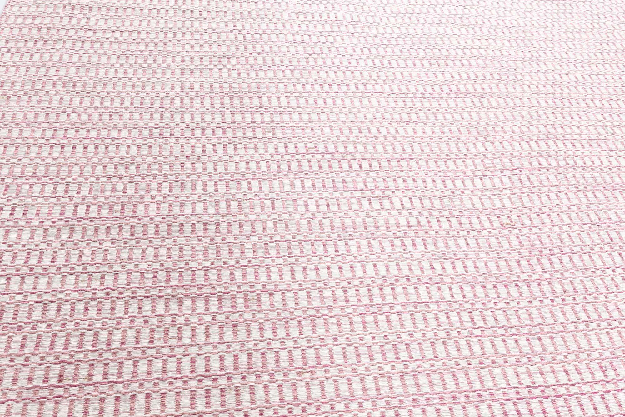 Tessuto a mano Tappeto moderno a trama piatta rosa e beige di Doris Leslie Blau in vendita