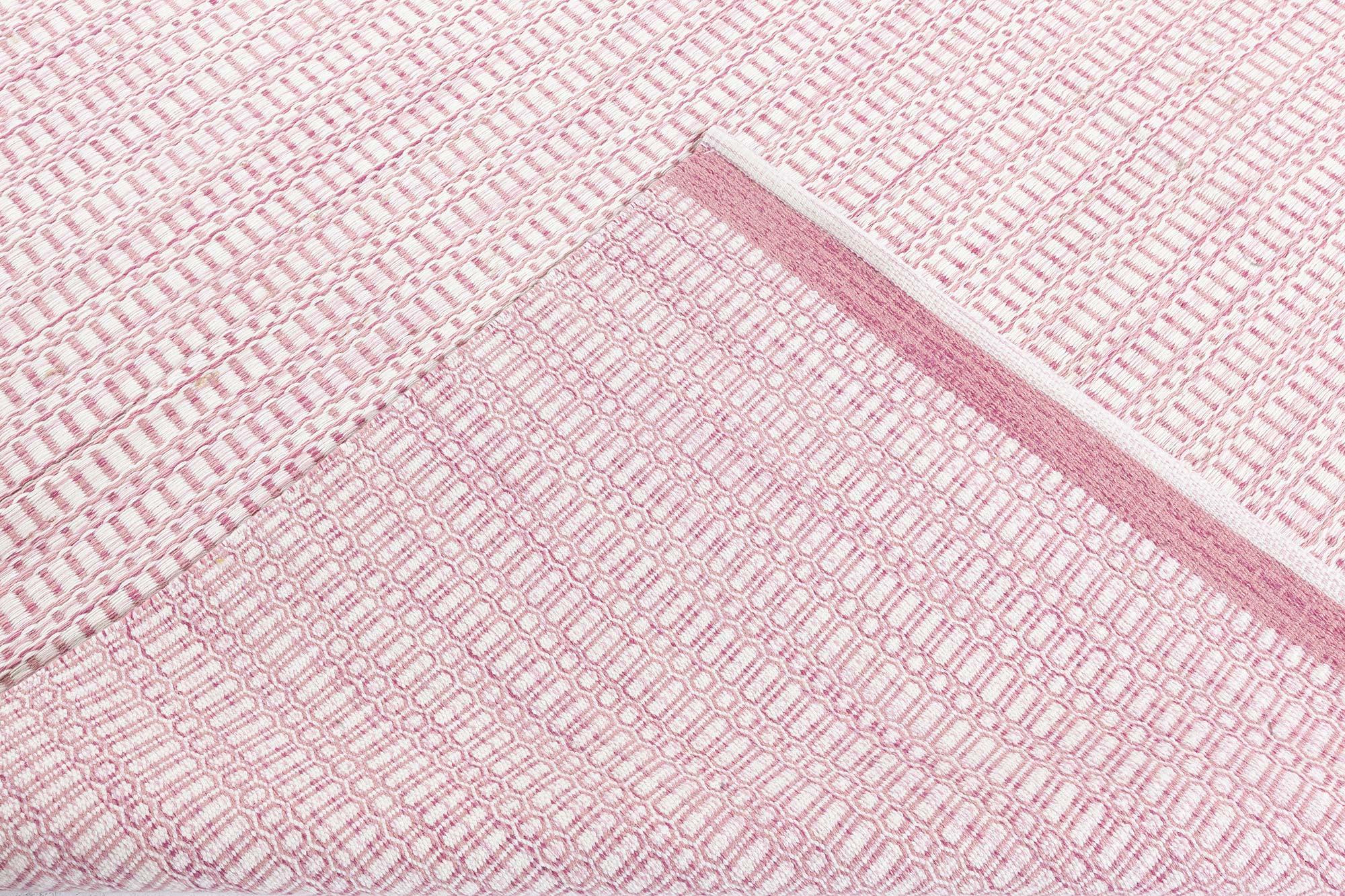 Tappeto moderno a trama piatta rosa e beige di Doris Leslie Blau in vendita 1