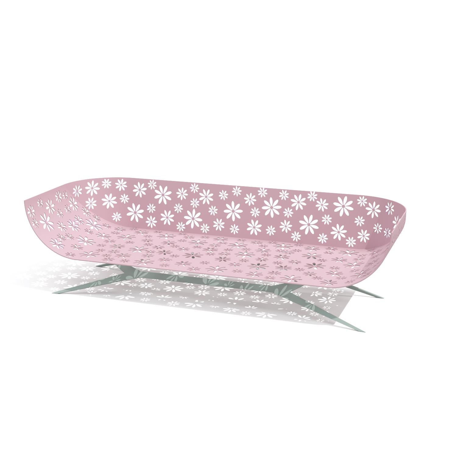 Mesa de centro cuadrada de exterior moderna rosa y gris con diseño floral en venta 9