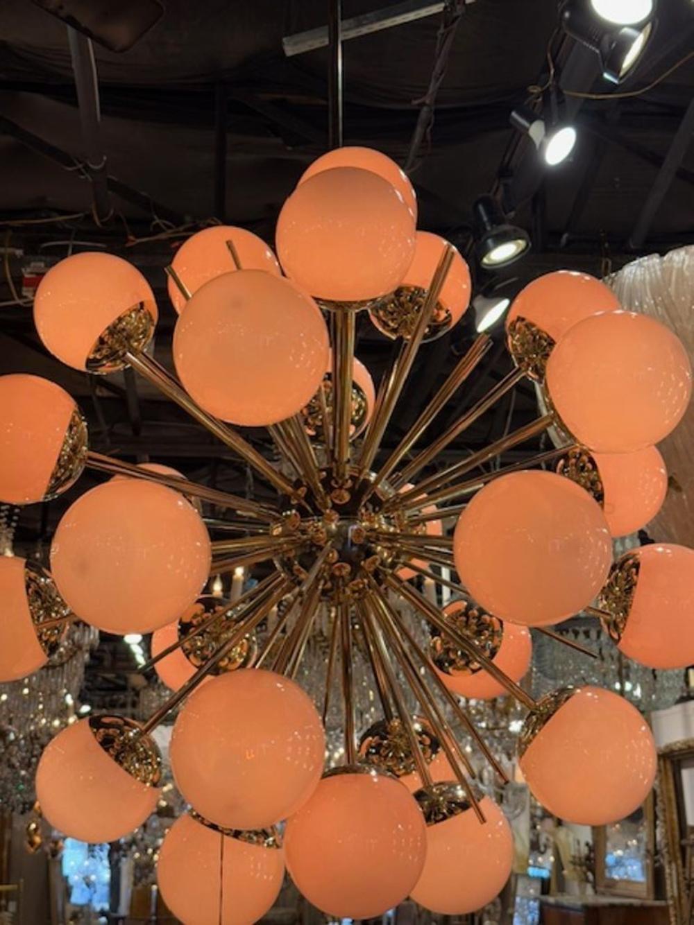 Lampadario Sputnik Moderno in vetro di Murano e ottone rosa In condizioni buone in vendita a Dallas, TX