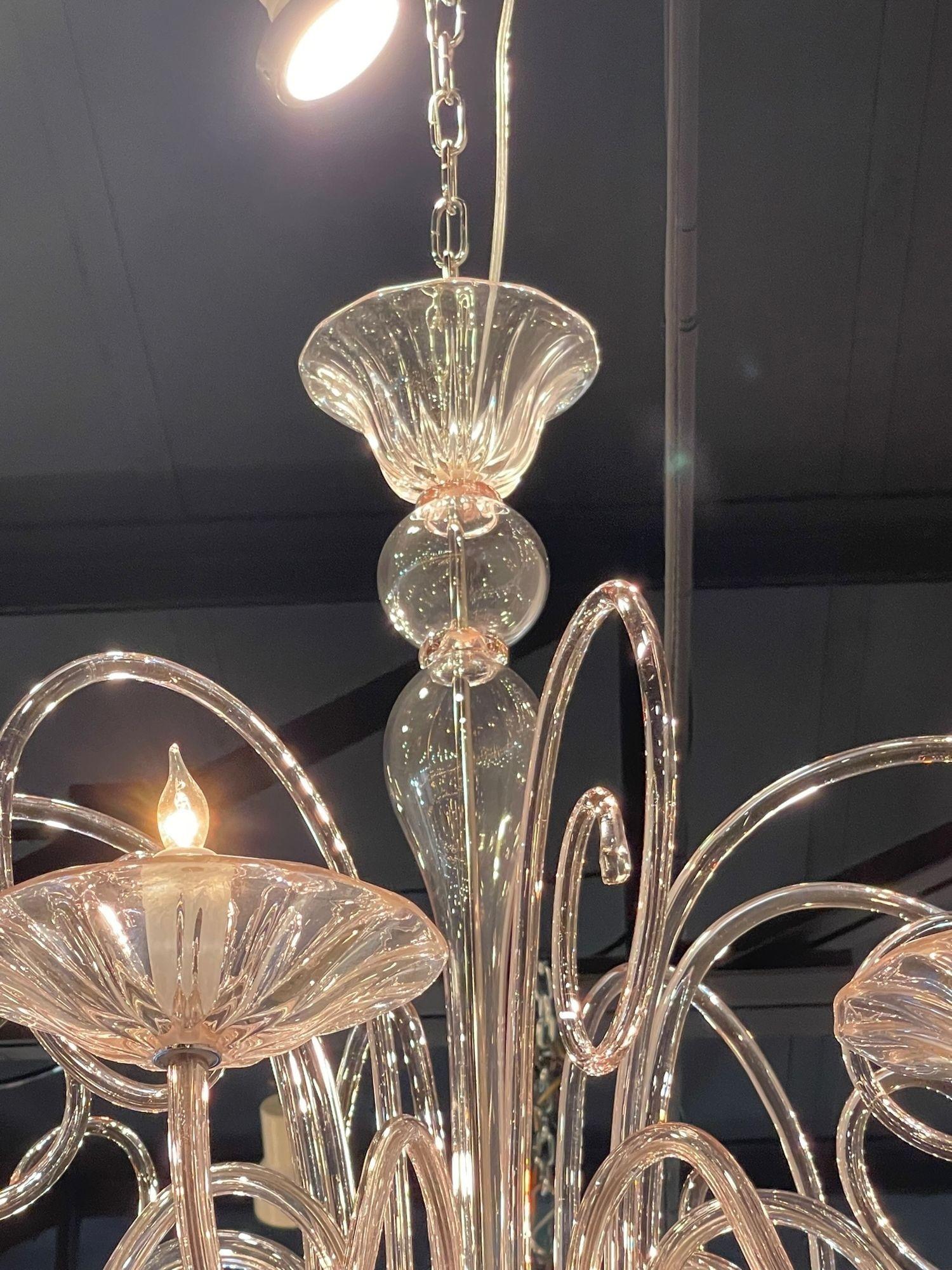 Vetro di Murano Lampadario moderno in vetro di Murano rosa a 8 luci in vendita